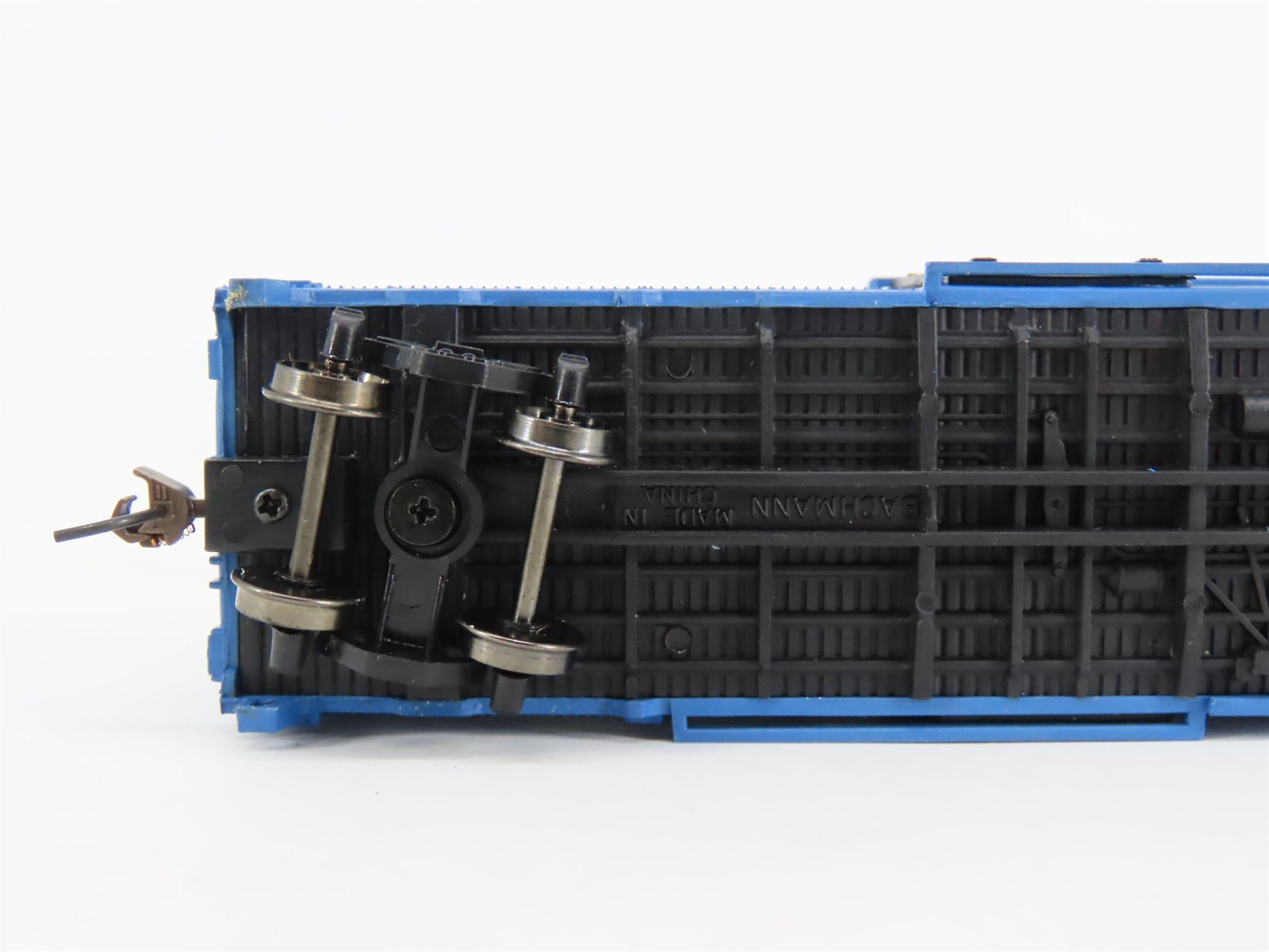 HO Scale Bachmann Silver Series 17048 BM Boston & Maine 40' Box Car #77027