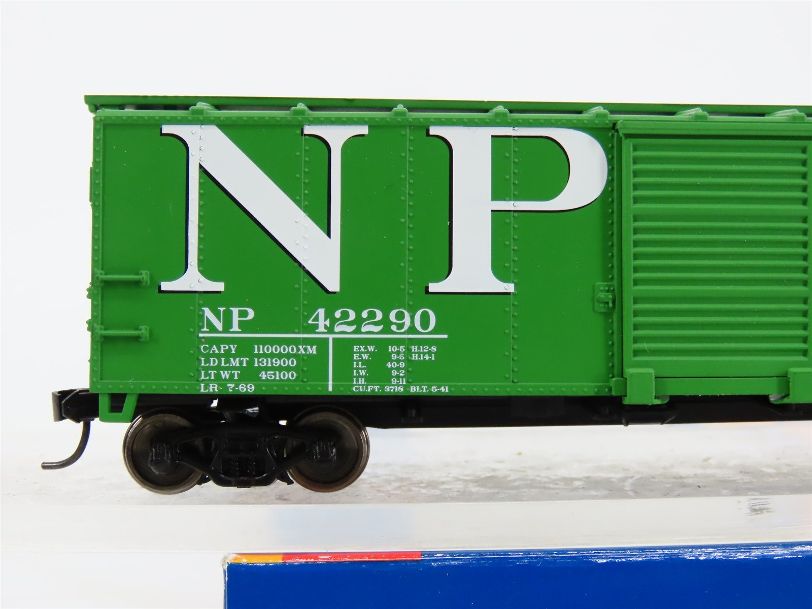 HO Scale Walthers Mainline 910-1507 NP Northern Pacific 40' Steel Box Car #42290