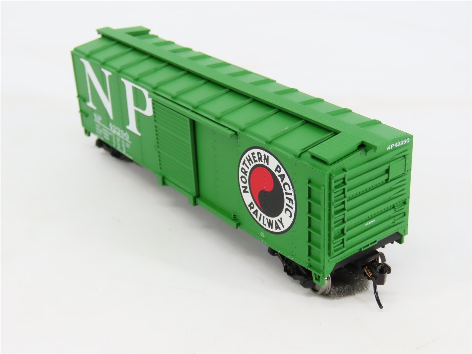 HO Scale Walthers Mainline 910-1507 NP Northern Pacific 40' Steel Box Car #42290