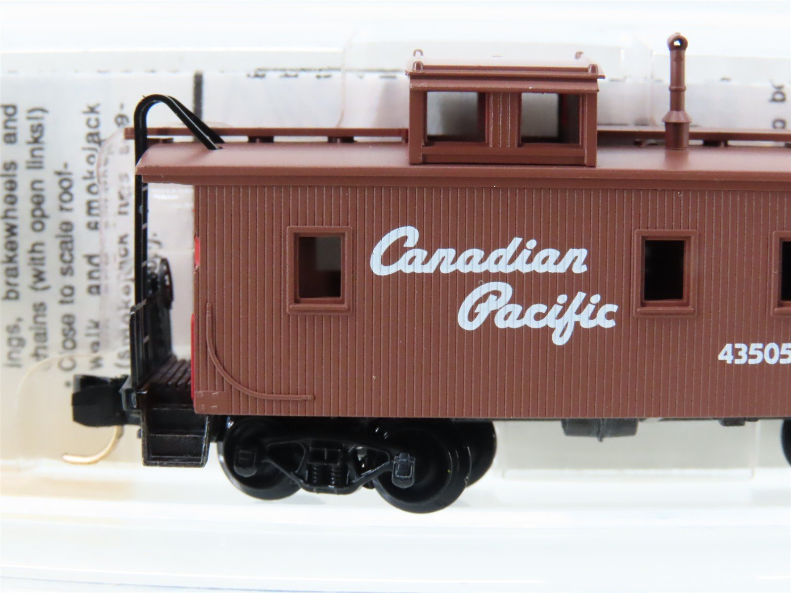 N Scale Micro-Trains MTL 51010 CP Canadian Pacific 34' Wood Caboose #435053