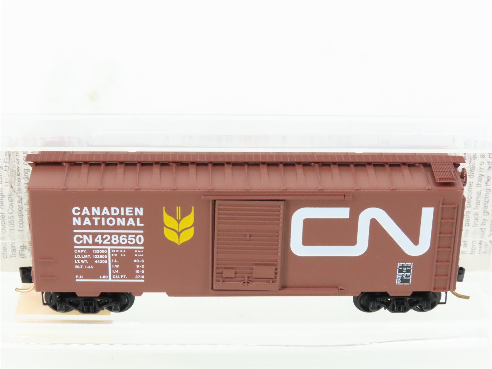 N Micro-Trains MTL 20550 CN Canadian National 40' Single Door Box Car #428650