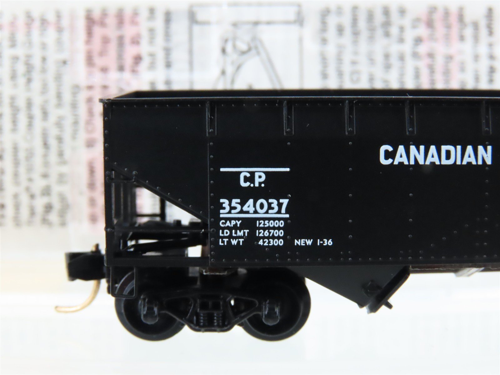 N Scale Micro-Trains MTL 55150 CP Canadian Pacific 33' 2-Bay Open Hopper #354037