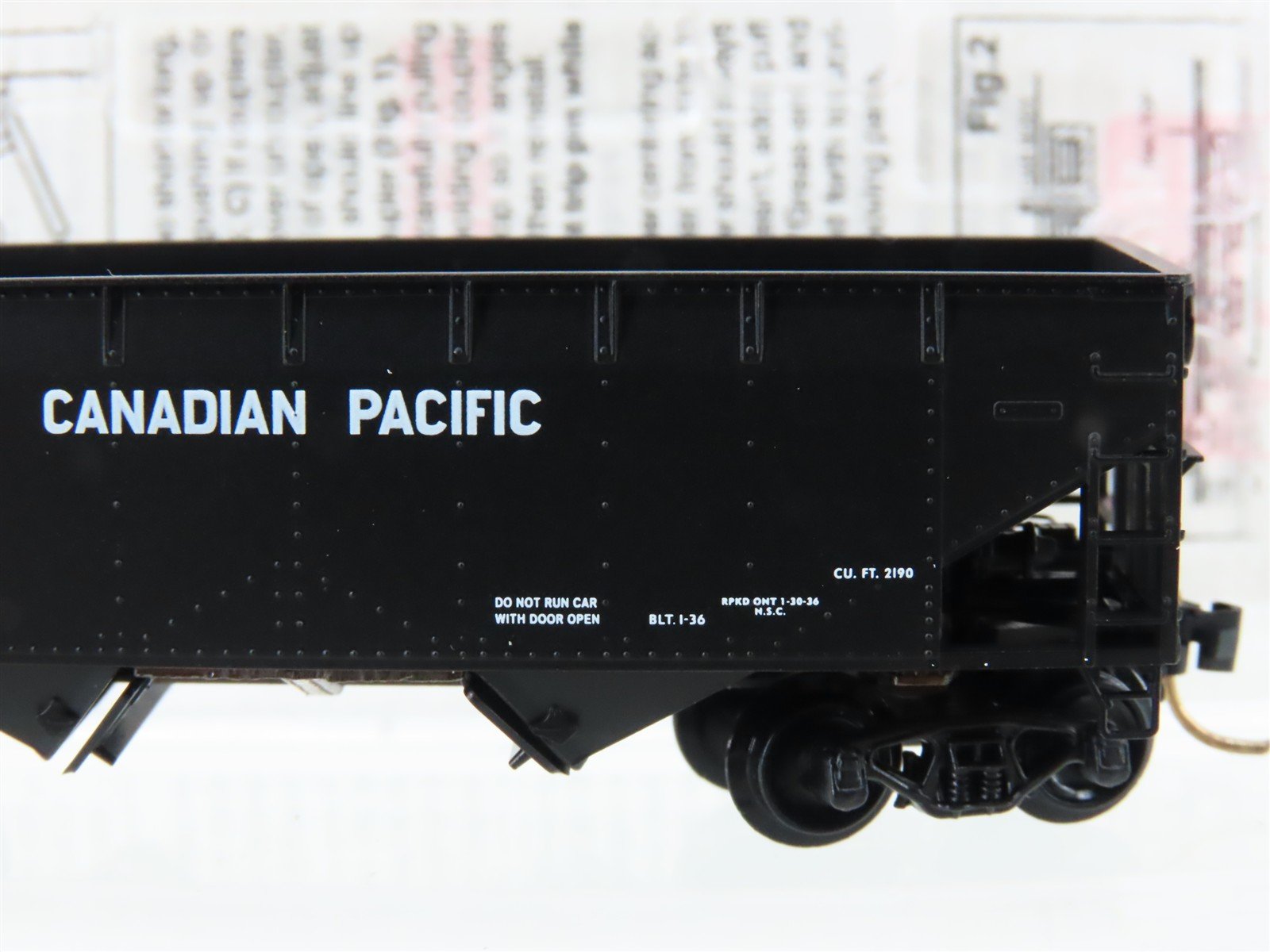 N Scale Micro-Trains MTL 55150 CP Canadian Pacific 33' 2-Bay Open Hopper #354037
