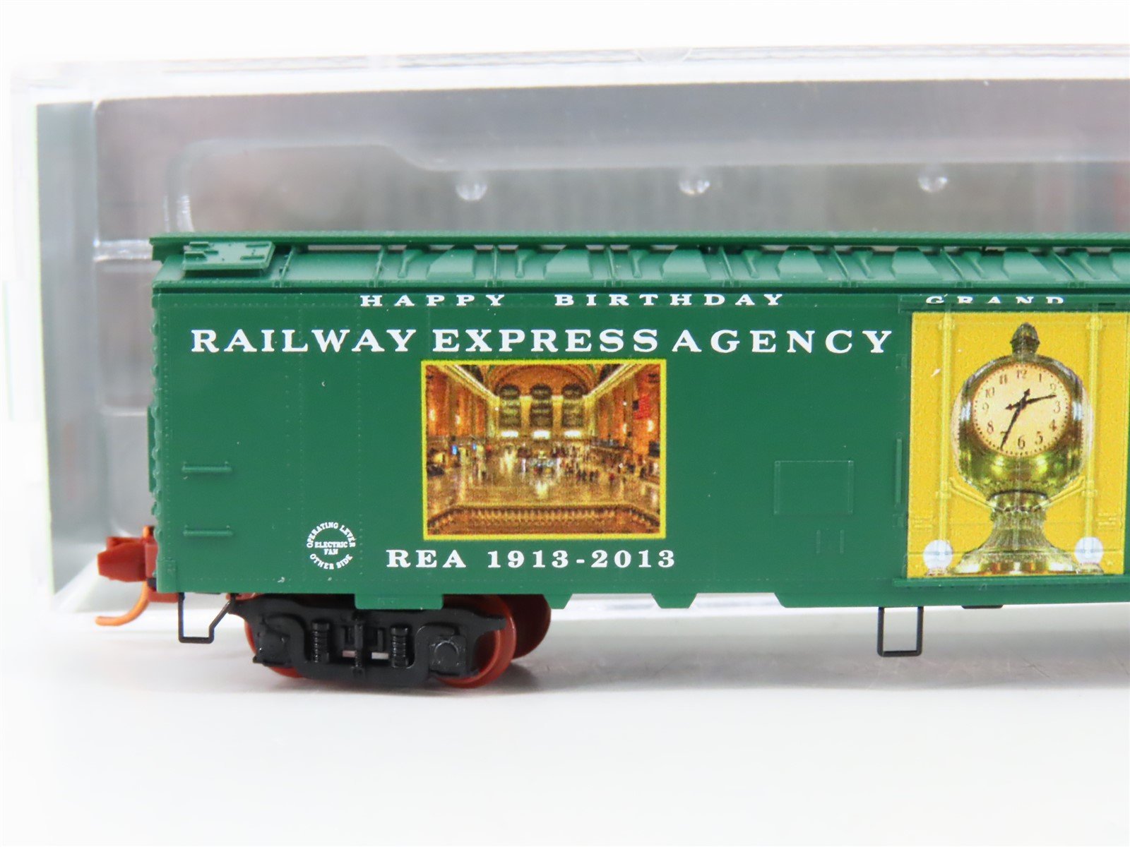 N Micro-Trains NSE MTL 13-12 REA Grand Central Terminal 100th Anniversary Reefer