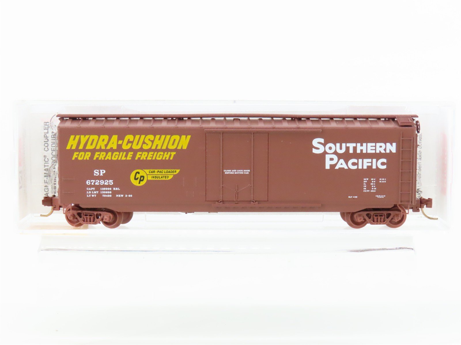 N Scale Micro-Trains MTL 32160 SP Southern Pacific 50' Plug Door Box Car #672925