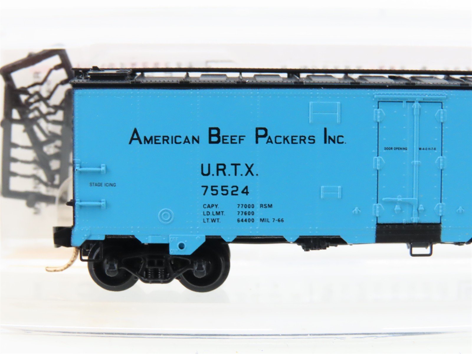N Scale Micro-Trains MTL 59540 URTX American Beef Packers 40' Ice Reefer #75524
