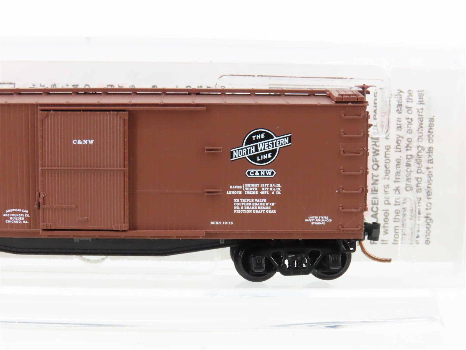 N Scale Micro-Trains MTL 39160 CNW Chicago & North Western 40' Box Car #142200