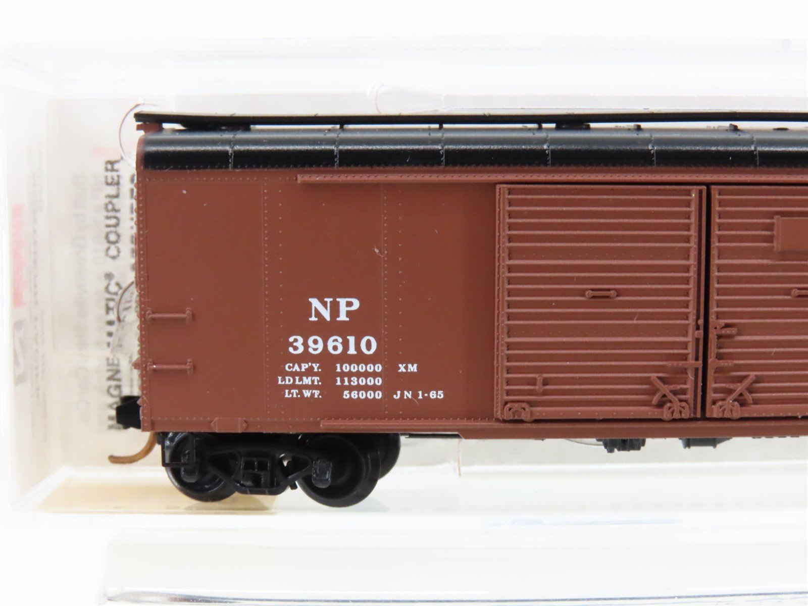 N Micro-Trains MTL 79020 NP Northern Pacific 50' Double Doors Box Car #39610