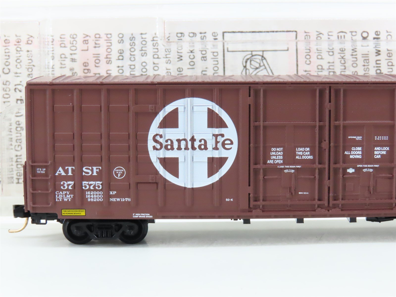 N Scale Micro-Trains MTL 103030 ATSF Santa Fe 60' Excess Height Box Car #37575