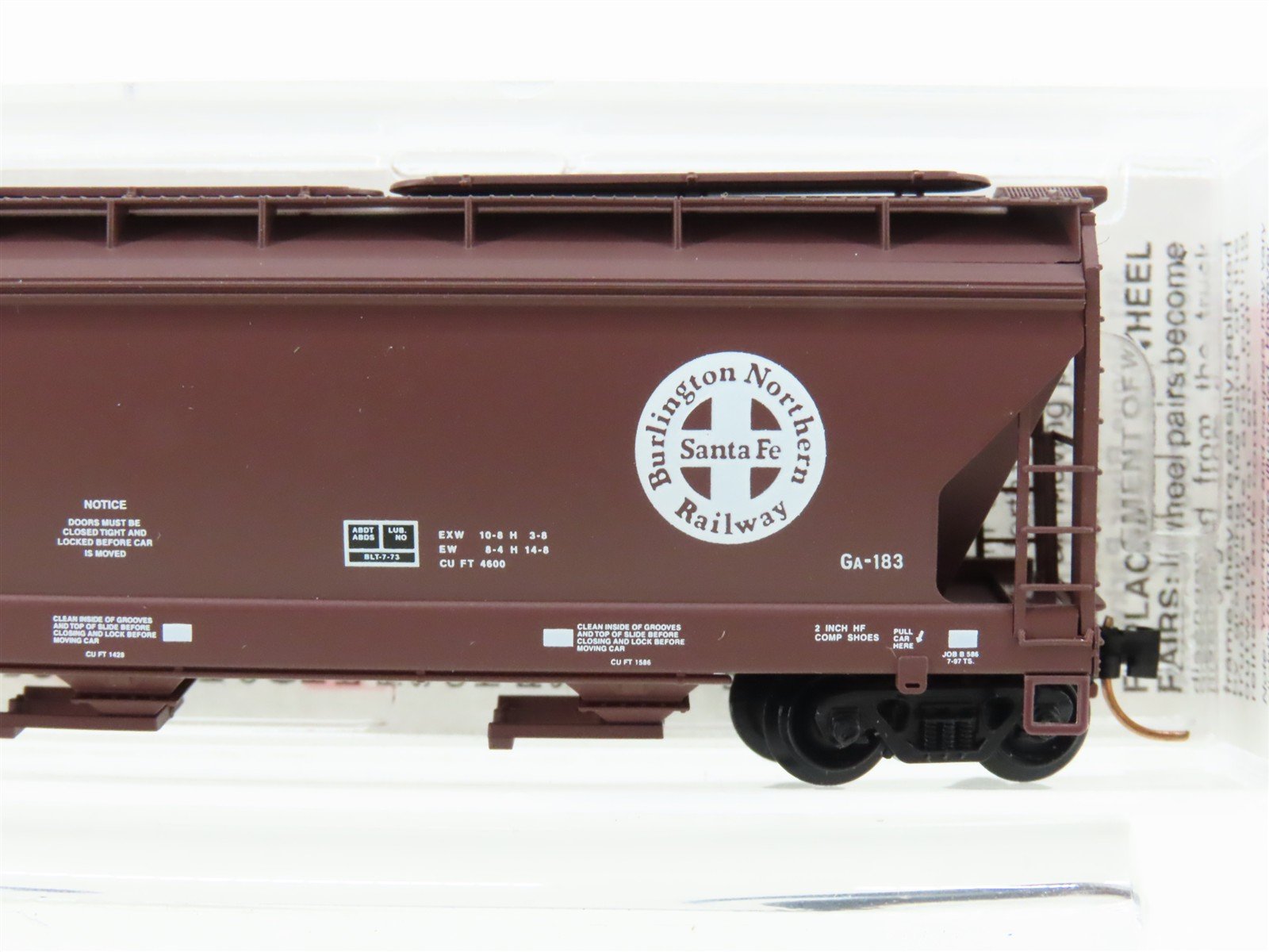 N Scale Micro-Trains MTL 94180 BNSF Railway 3-Bay Covered Hopper #420505