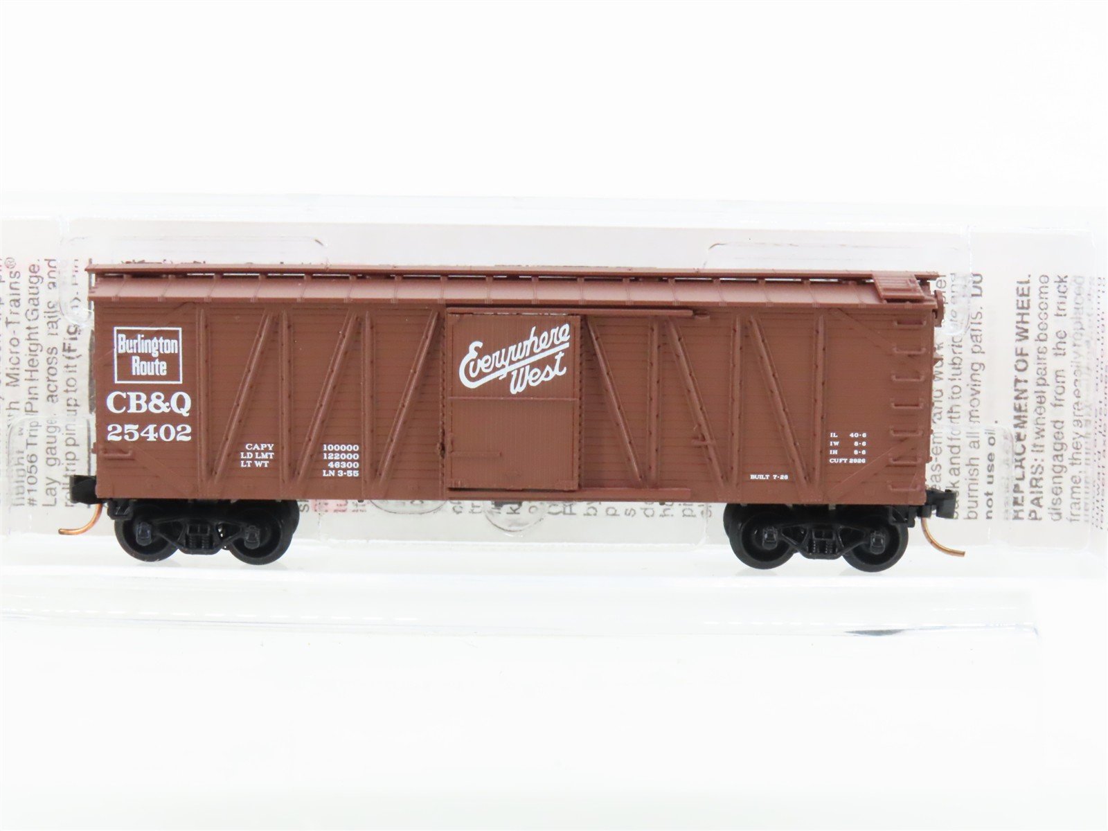 N Scale Micro-Trains MTL 28150 CB&Q Burlington Route 40' Box Car #25402