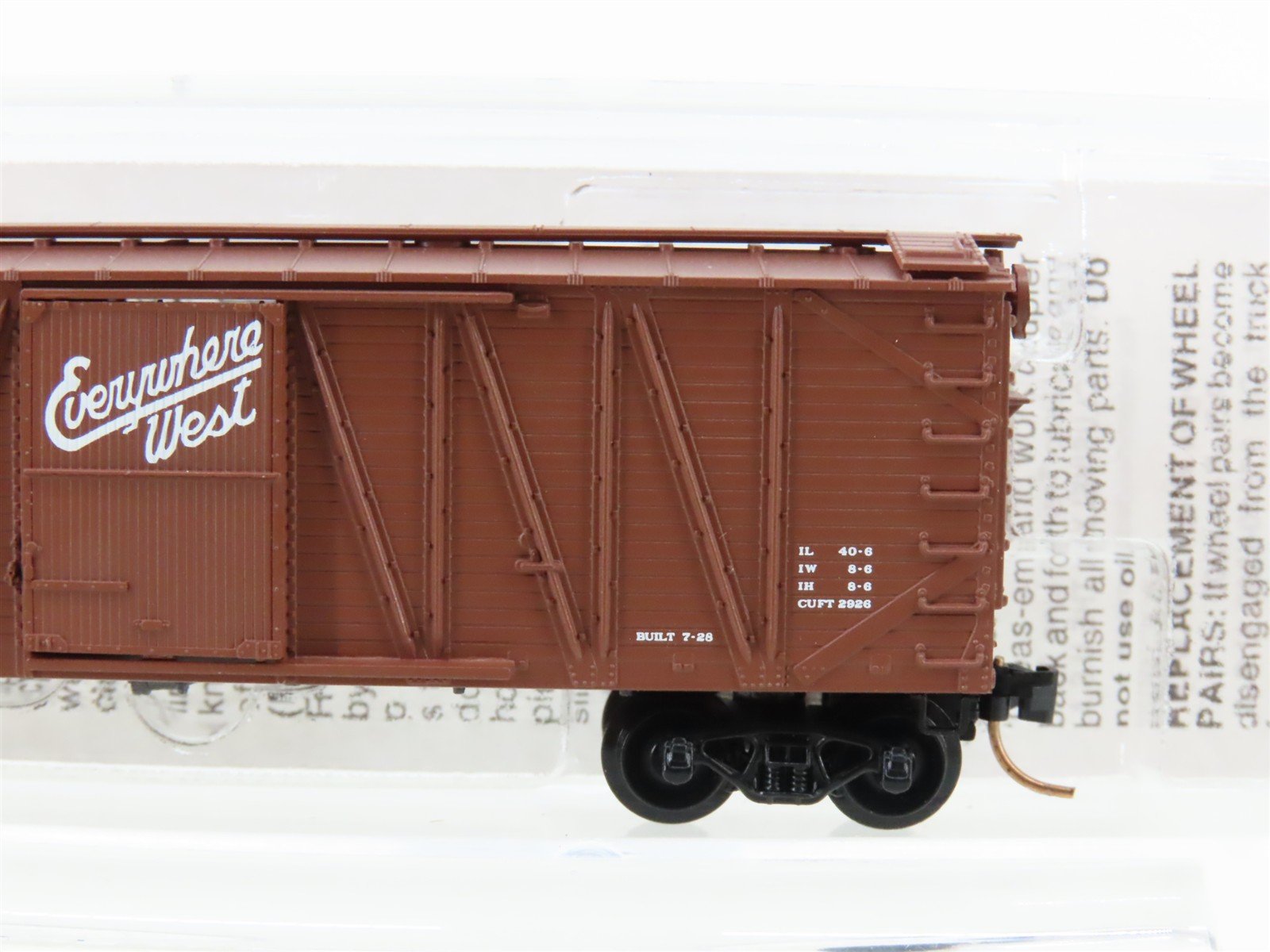 N Scale Micro-Trains MTL 28150 CB&Q Burlington Route 40' Box Car #25402