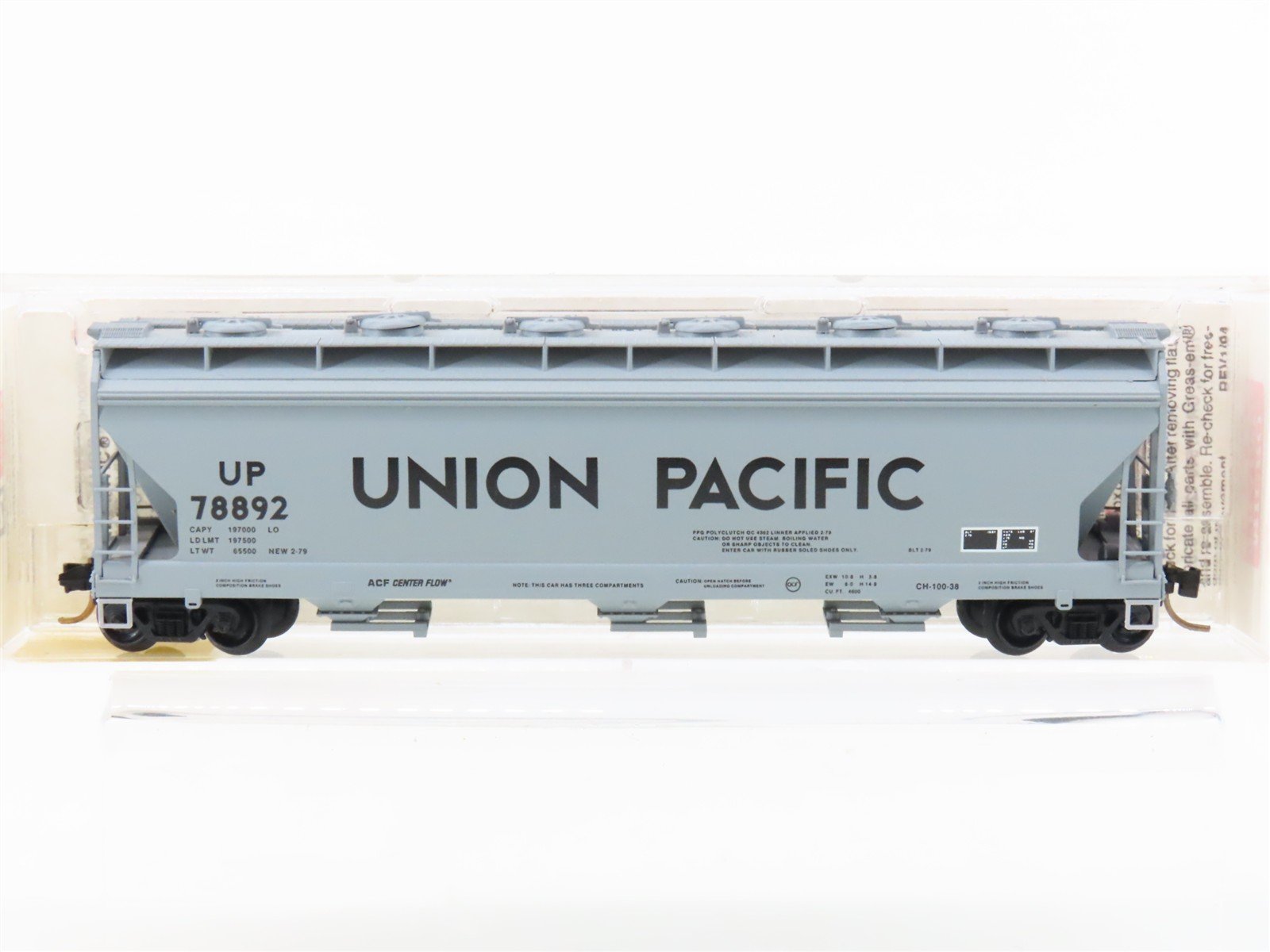 N Scale Micro-Trains MTL 93010 UP Union Pacific 3-Bay Center Flow Hopper #78892