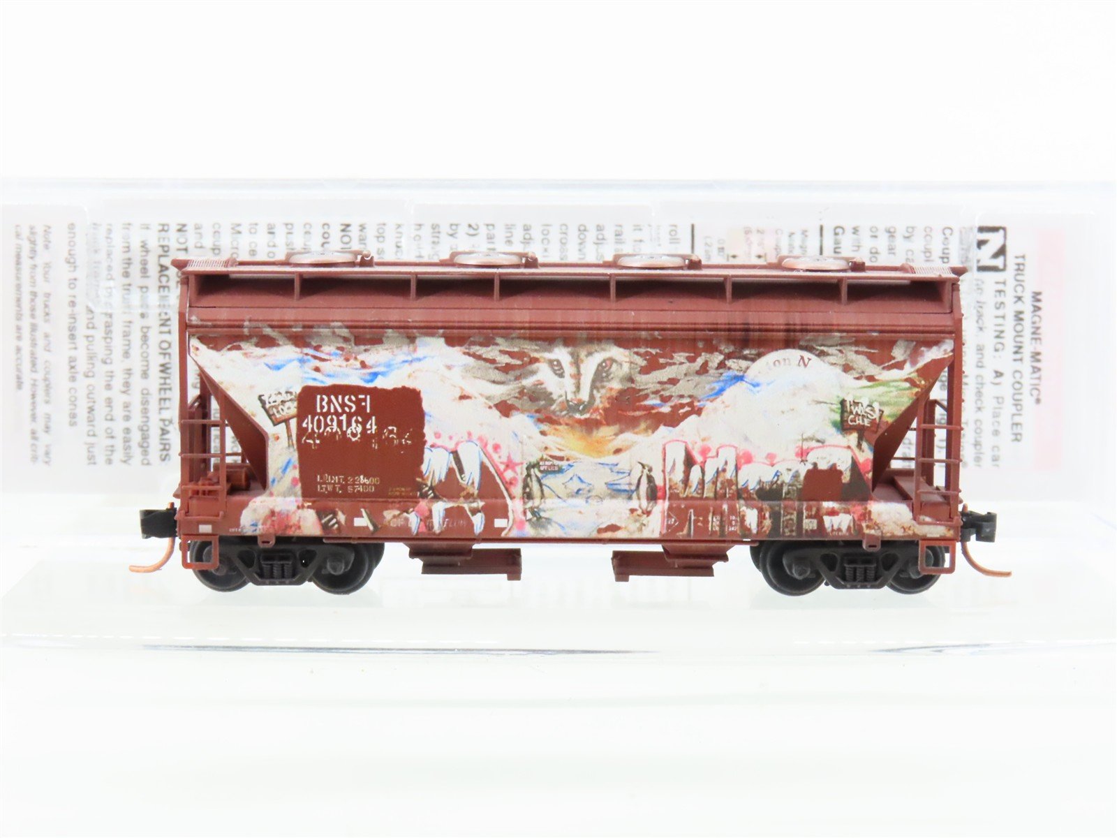 N Scale Micro-Trains MTL 09244430 BNSF Railway 2-Bay Hopper #409164 - Graffiti