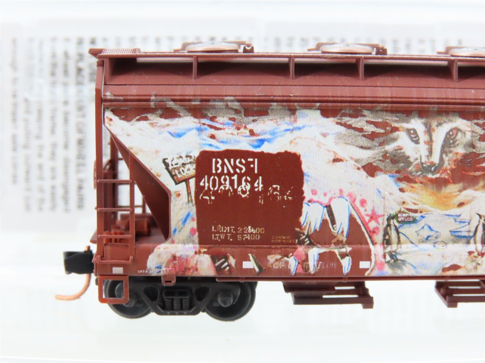N Scale Micro-Trains MTL 09244430 BNSF Railway 2-Bay Hopper #409164 - Graffiti