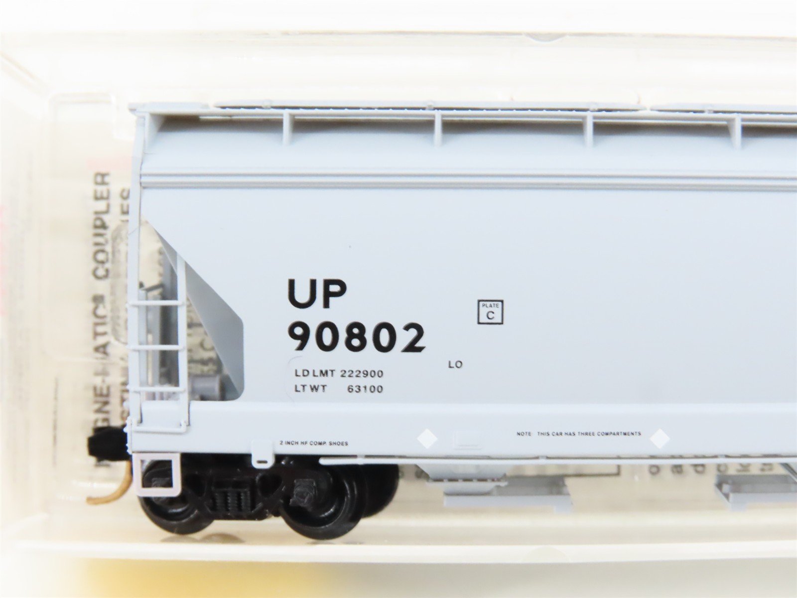 N Scale Micro-Trains MTL 94120 UP Union Pacific 3-Bay Covered Hopper #90802