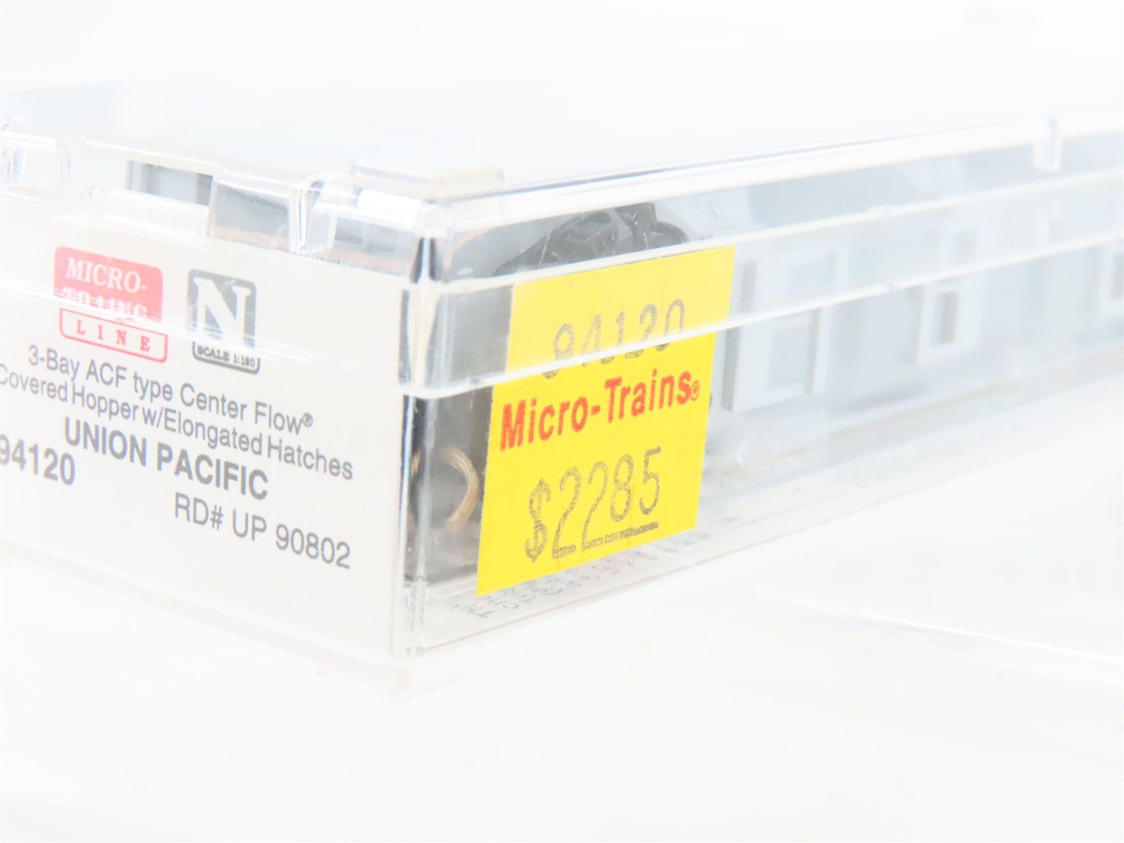 N Scale Micro-Trains MTL 94120 UP Union Pacific 3-Bay Covered Hopper #90802
