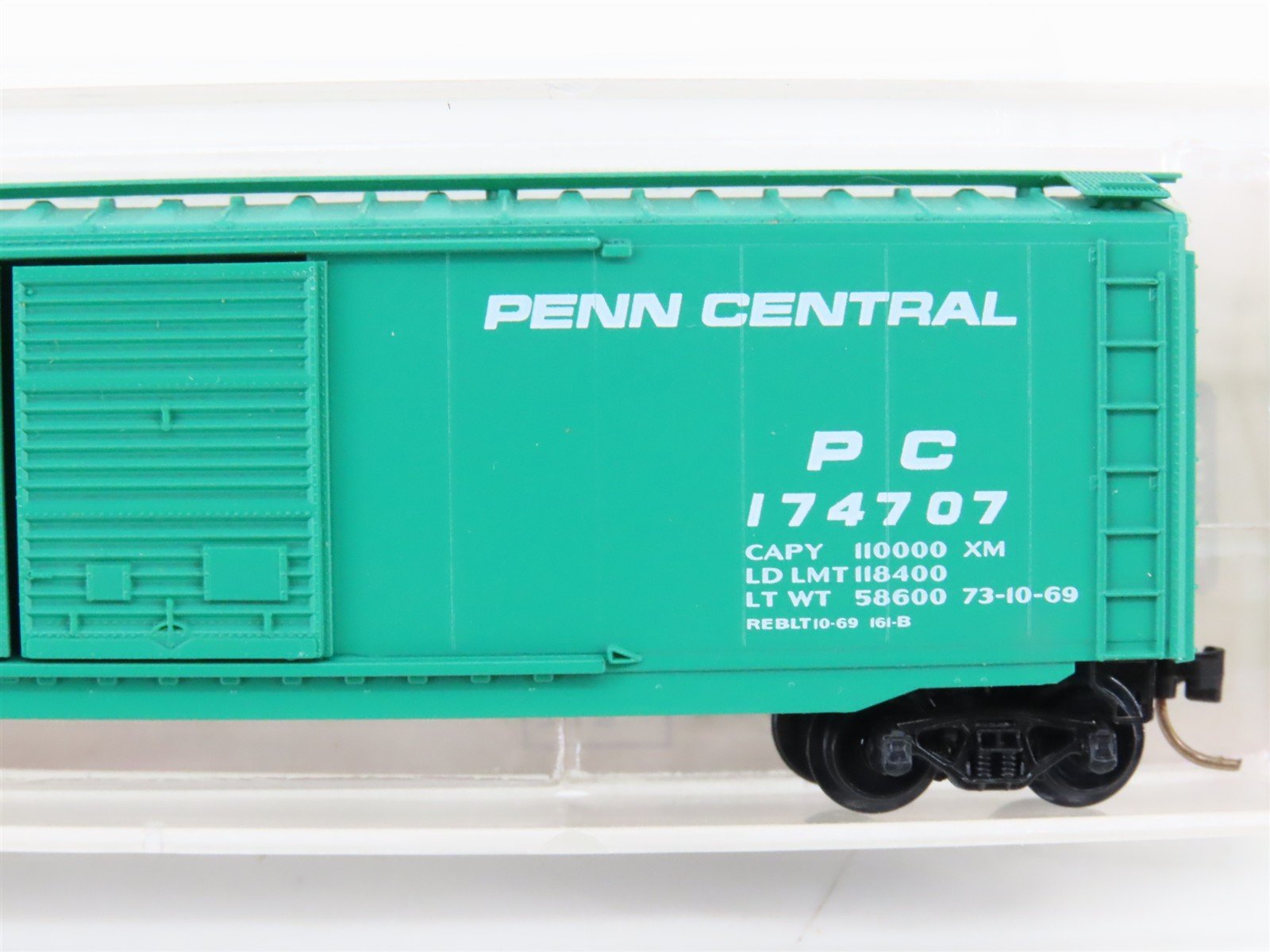 N Scale Micro-Trains MTL 34020 PC Penn Central 50' Double Door Box Car #174707