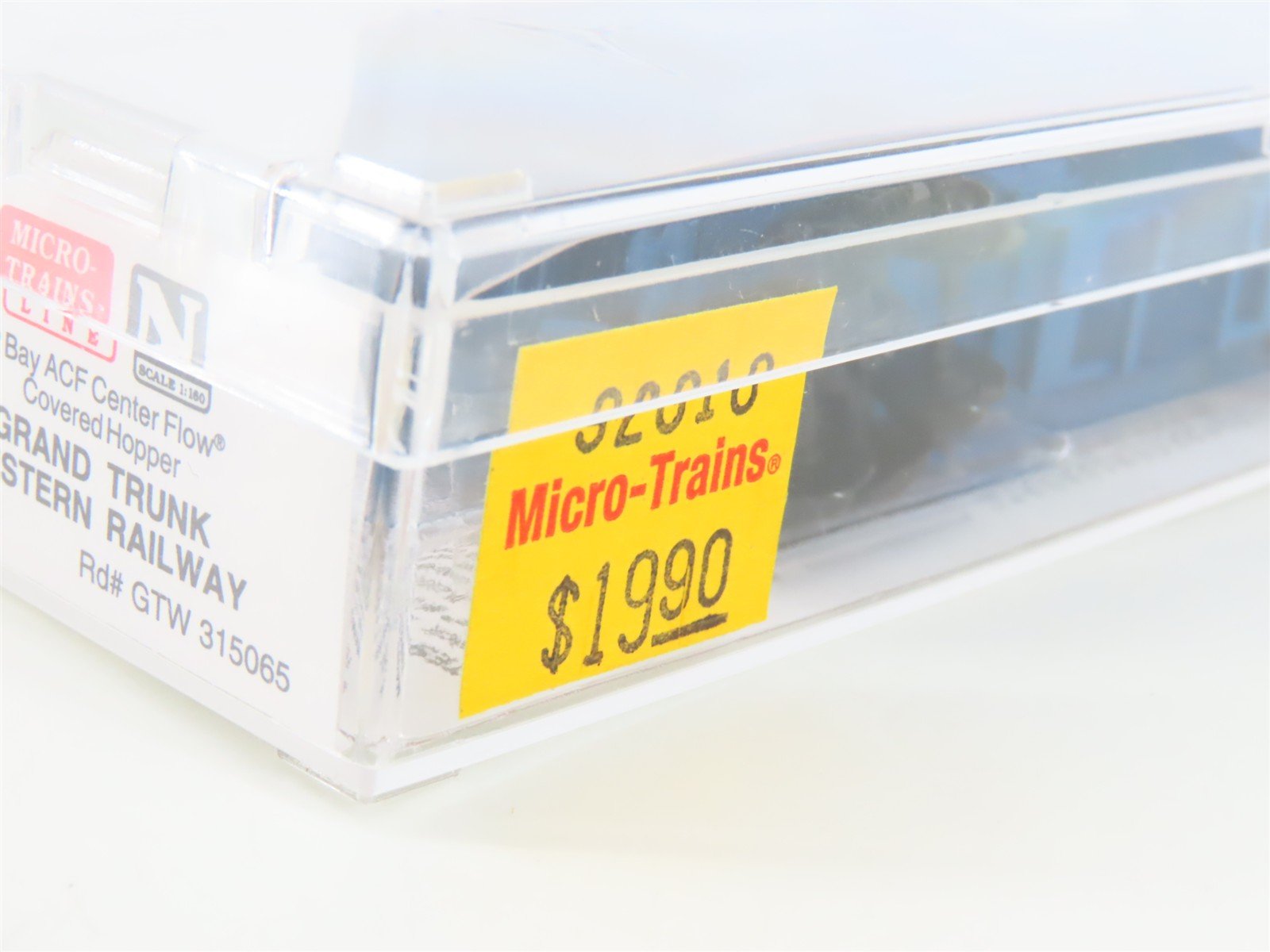 N Micro-Trains MTL 92010 GTW Grand Trunk Western 2-Bay Covered Hopper #315065