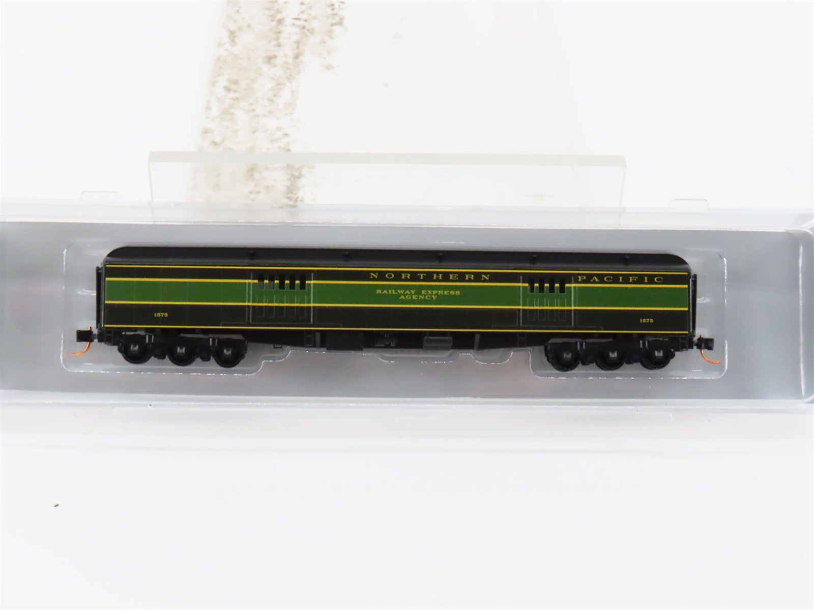 N Micro-Trains MTL Lowell Smith NSE 16-111 NP "Mainstreeter" Baggage Passenger