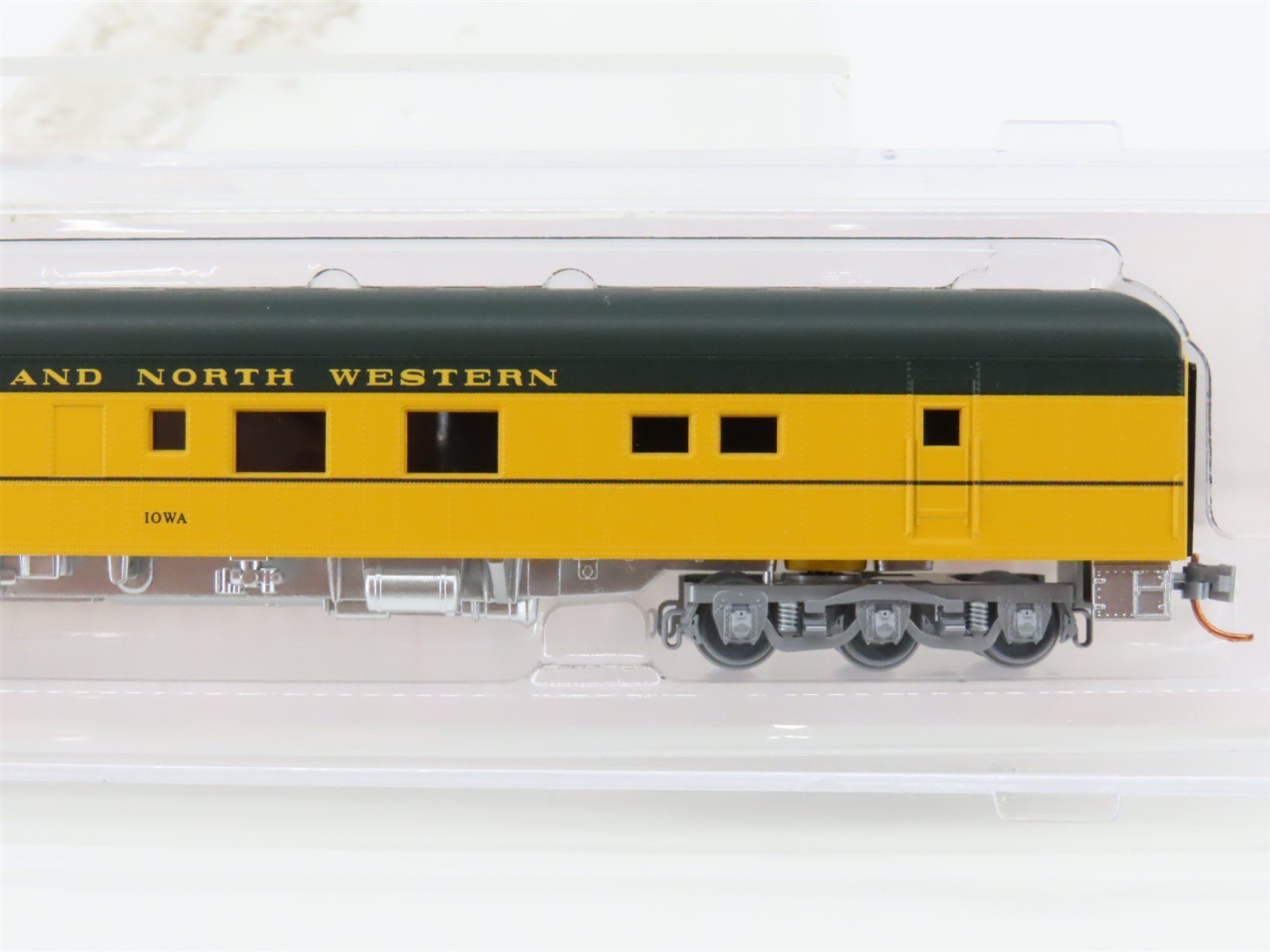 N Micro-Trains MTL Lowell Smith NSE 17-60 Executive Line CNW Business Passenger