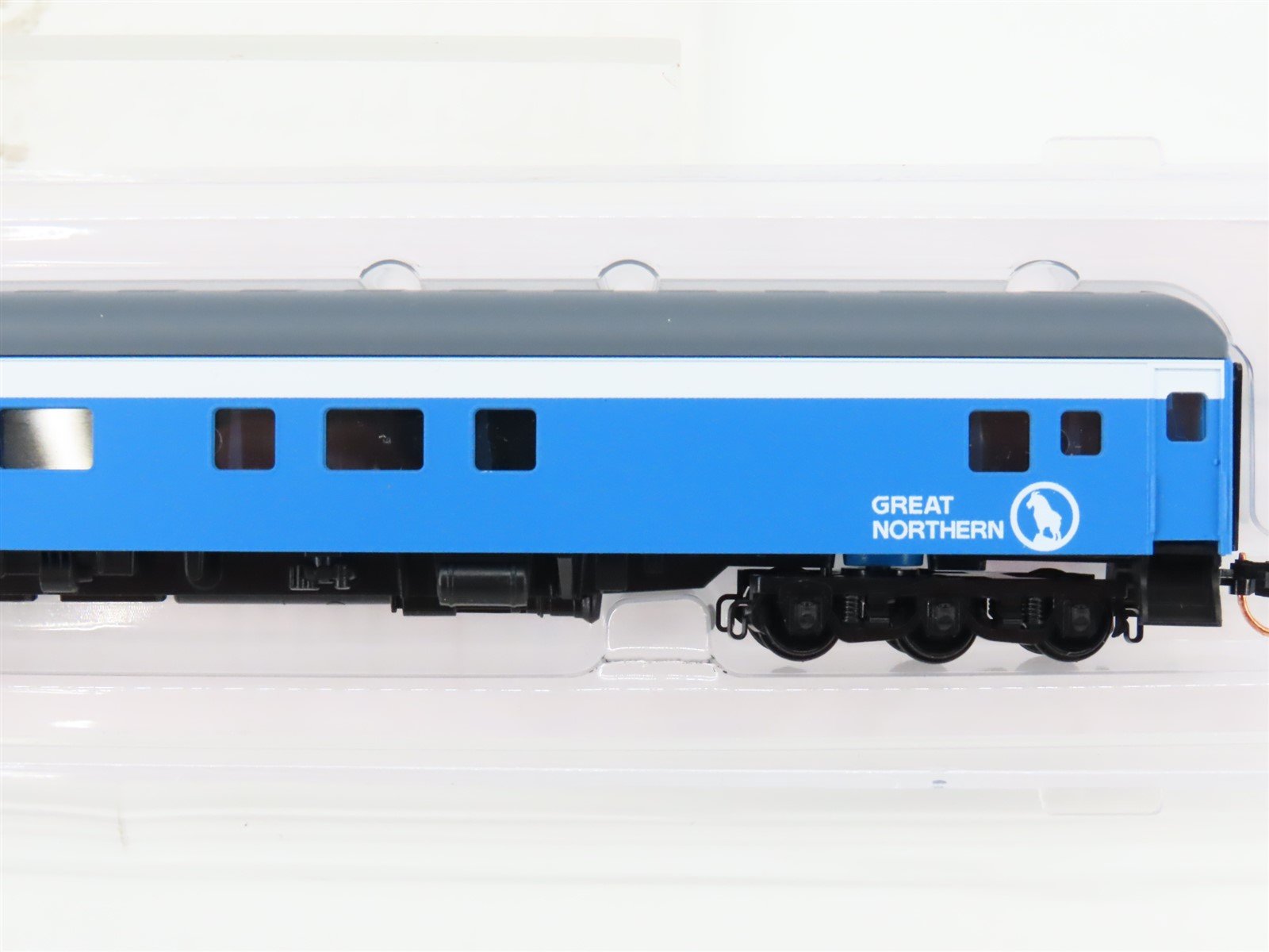 N Micro-Trains MTL Lowell Smith NSE 16-193 Executive GN Business Passenger #A12