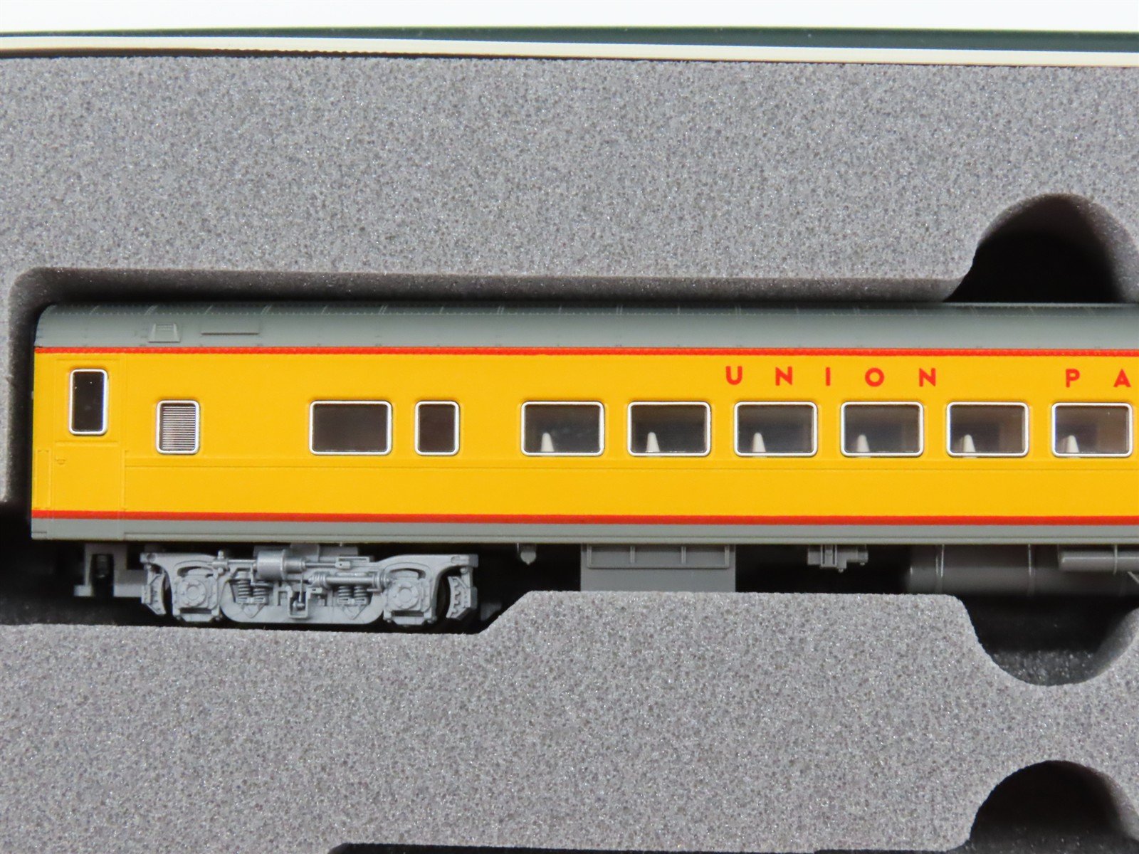 N Scale KATO 106-014 UP Union Pacific Smooth Side Passenger 6-Car Set