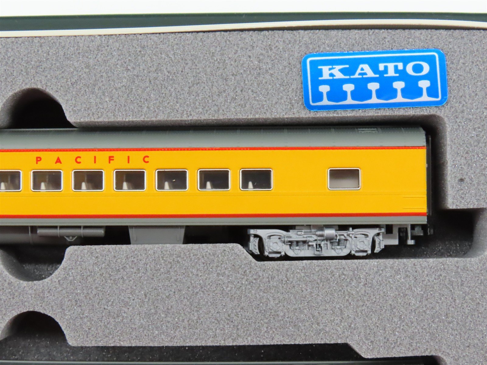 N Scale KATO 106-014 UP Union Pacific Smooth Side Passenger 6-Car Set