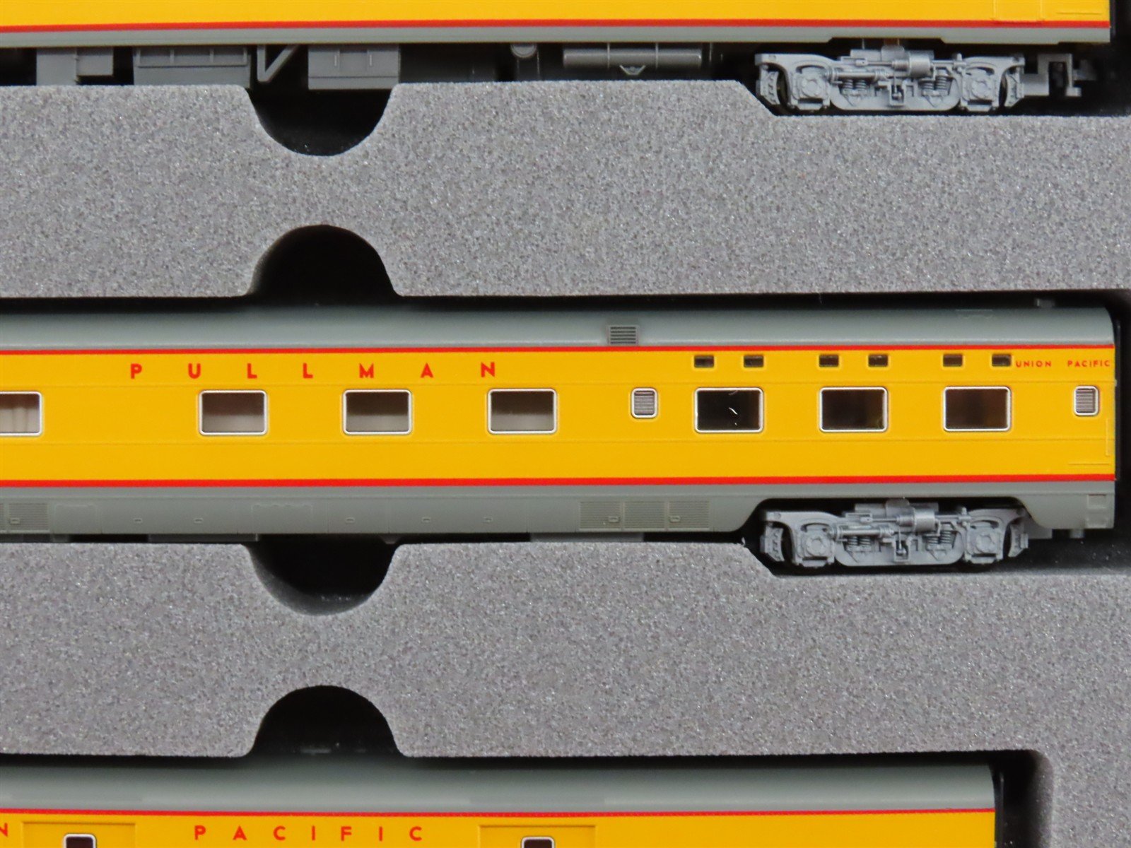 N Scale KATO 106-014 UP Union Pacific Smooth Side Passenger 6-Car Set