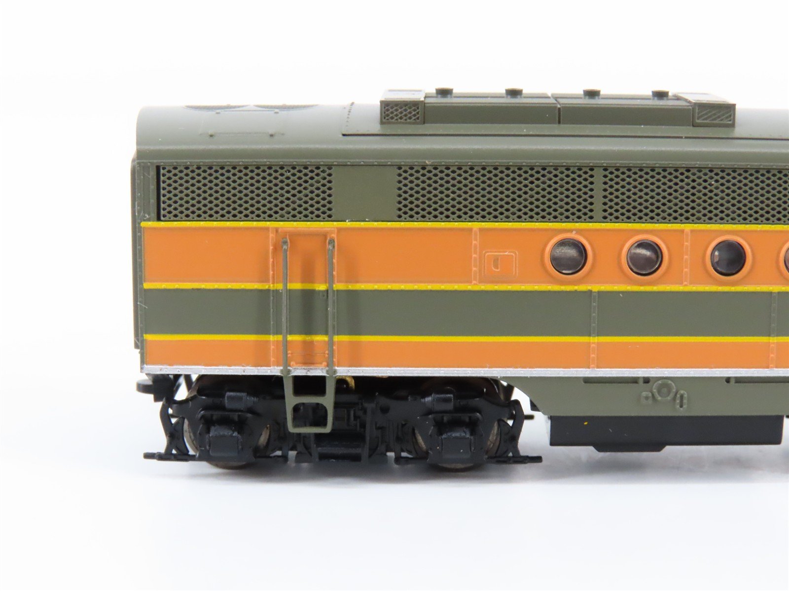 N Scale Micro-Trains MTL 99200161 GN Great Northern EMD FTA/B Diesel Set #404
