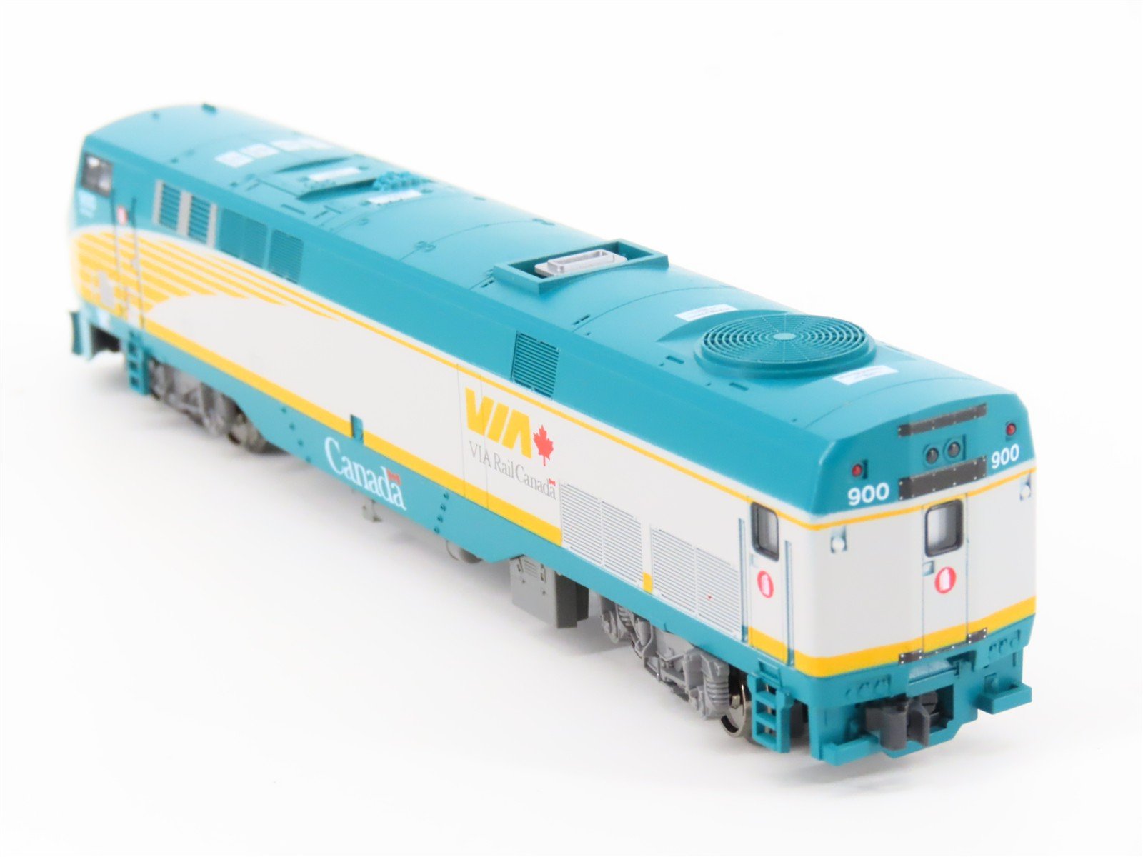 N Scale KATO 176-6007 VIA Rail Canada P42 Genesis Diesel #900 - DCC Ready
