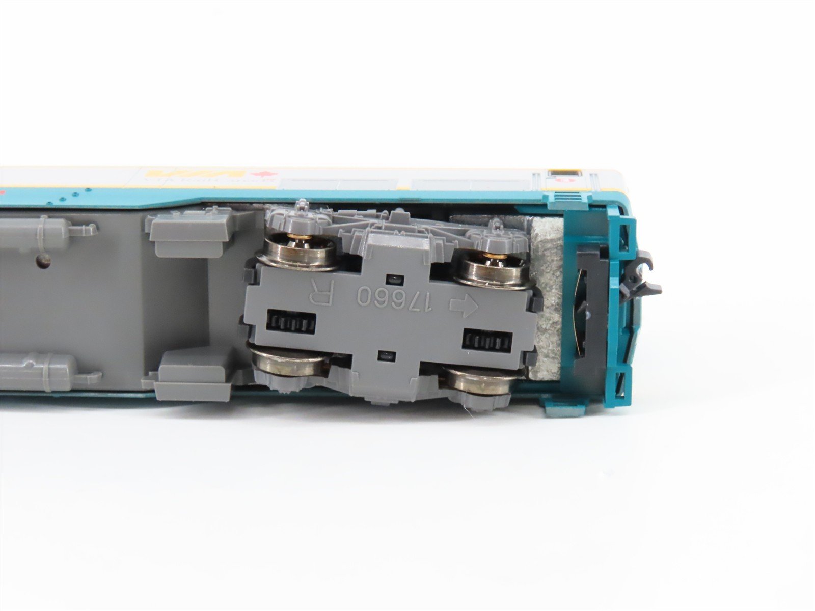 N Scale KATO 176-6007 VIA Rail Canada P42 Genesis Diesel #900 - DCC Ready