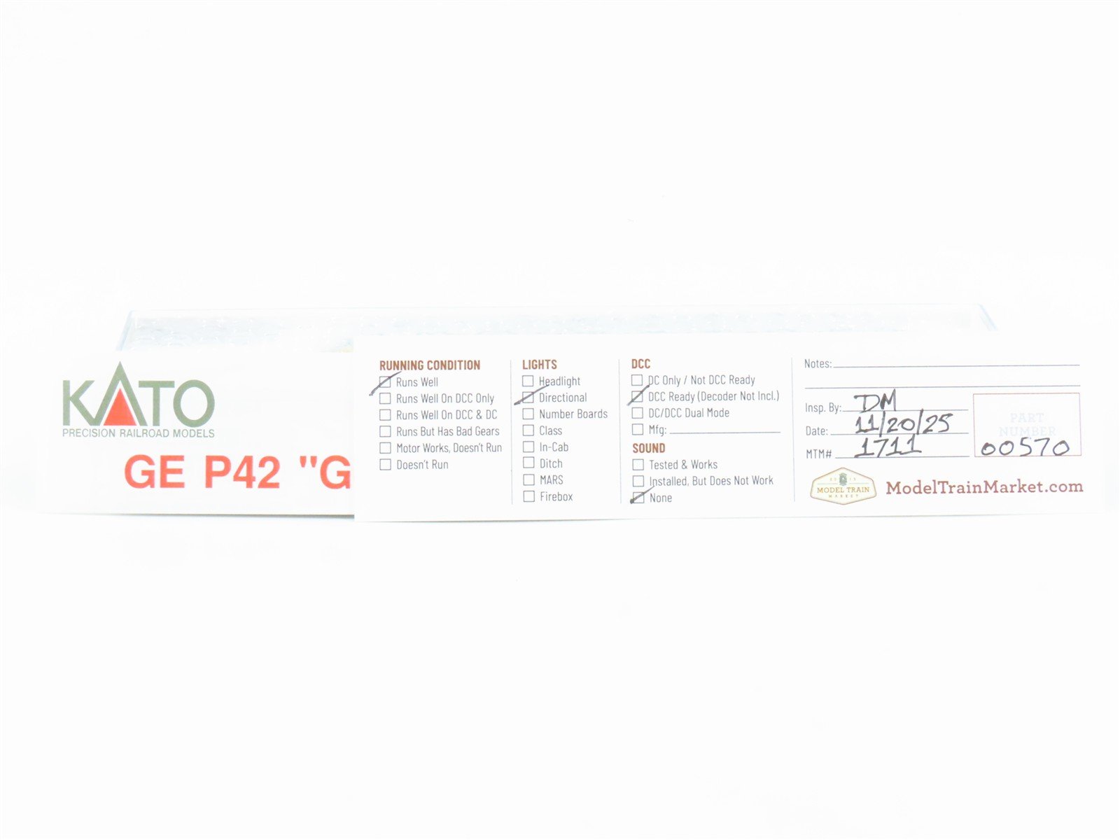 N Scale KATO 176-6007 VIA Rail Canada P42 Genesis Diesel #900 - DCC Ready