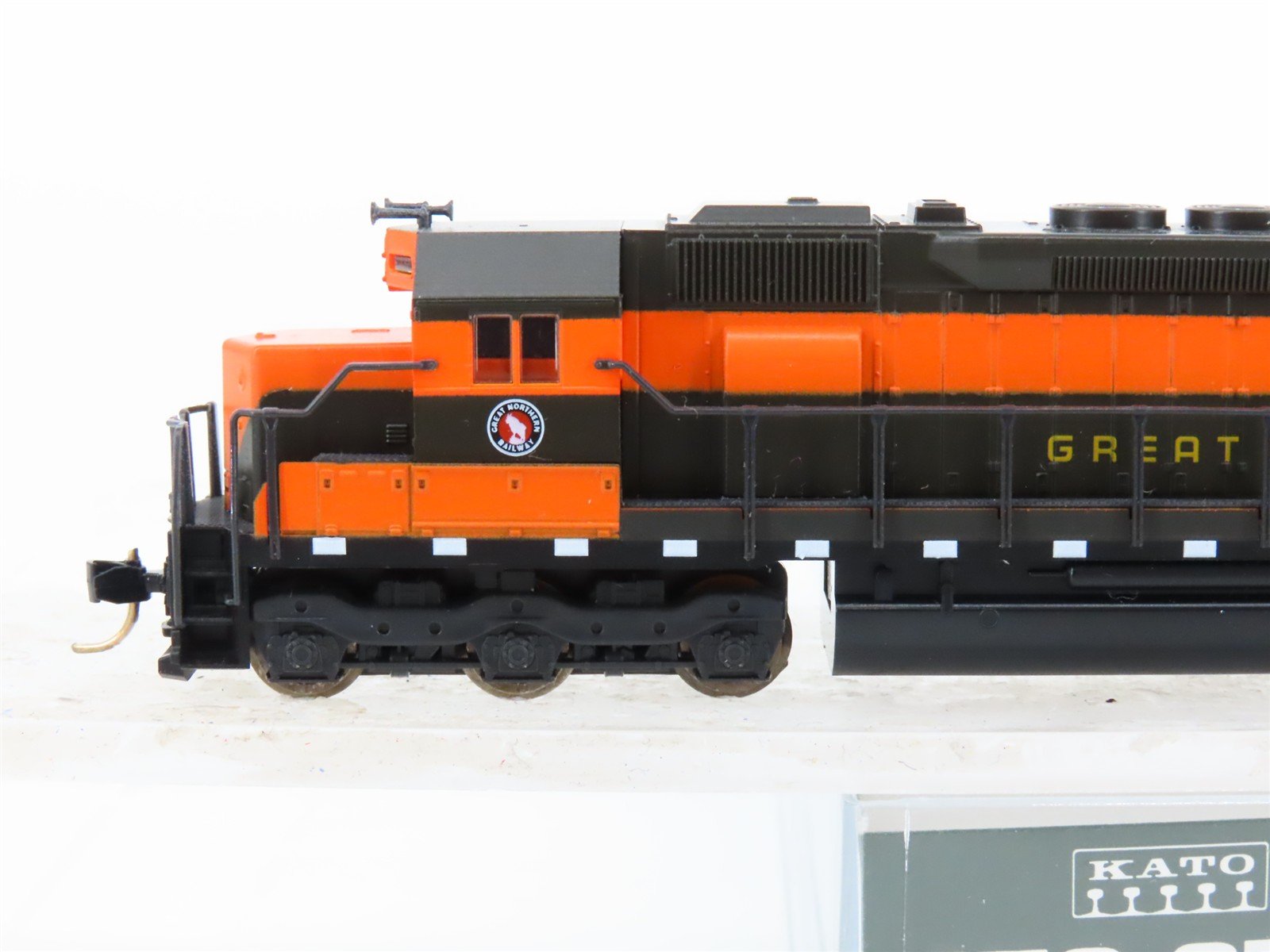 N Scale KATO 176-3113 GN Great Northern EMD SD45 Diesel Locomotive #415