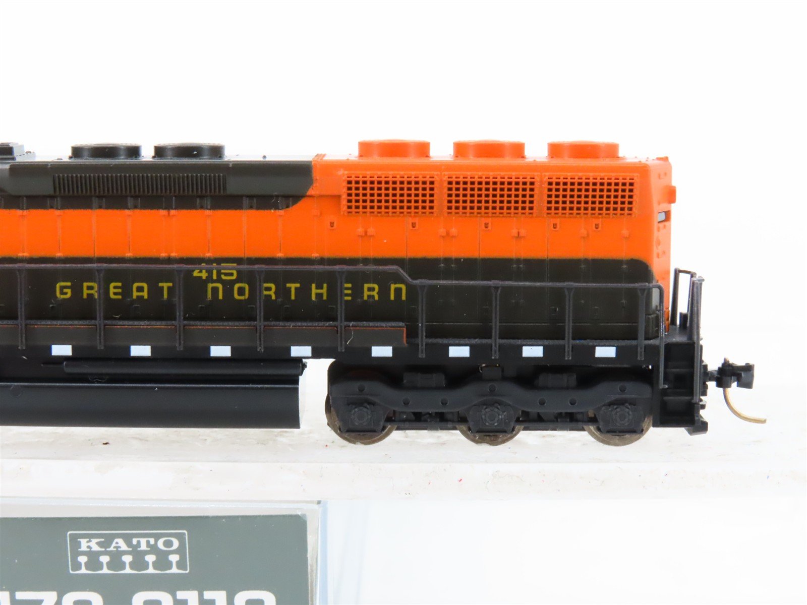 N Scale KATO 176-3113 GN Great Northern EMD SD45 Diesel Locomotive #415