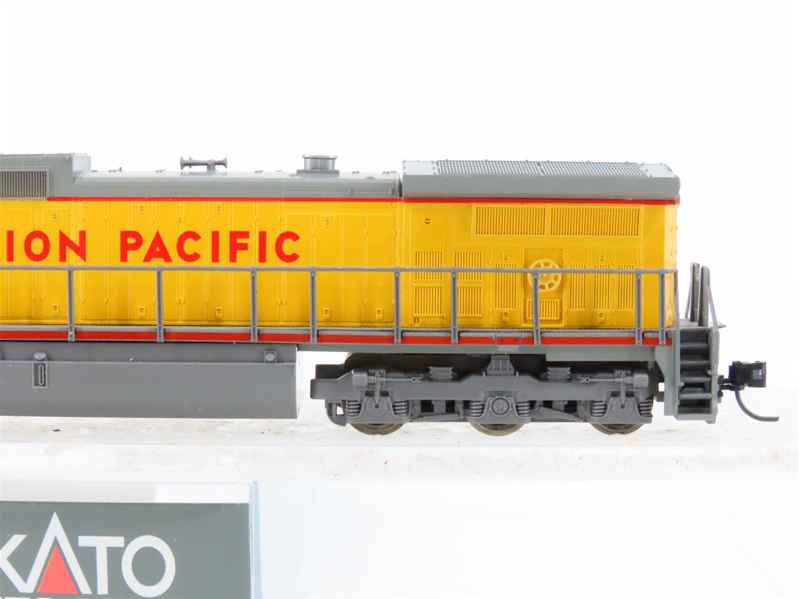 N Scale KATO 176-3305 UP Union Pacific GE C44-9W Diesel #9726 - DCC Ready