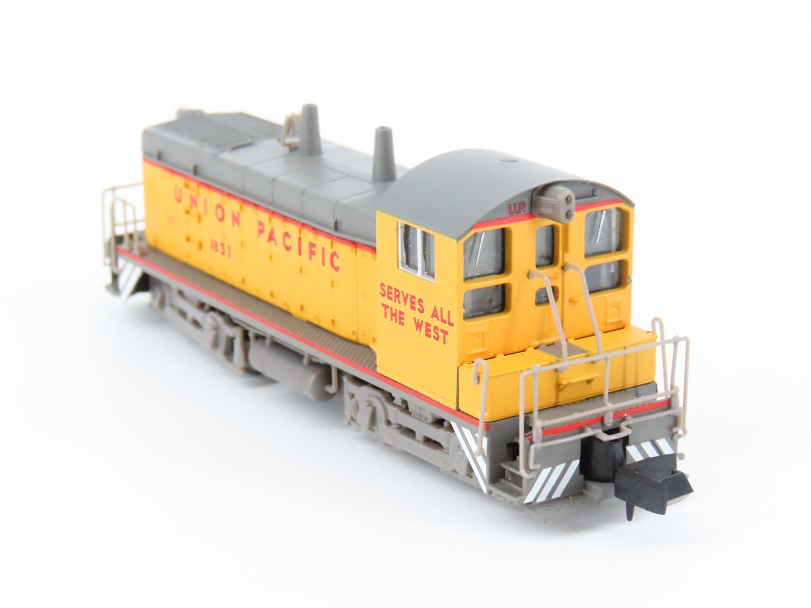 N Scale Life-Like 7897 UP Union Pacific EMD SW9/1200 Diesel Switcher #1833