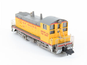 N Scale Life-Like 7897 UP Union Pacific EMD SW9/1200 Diesel Switcher #1833