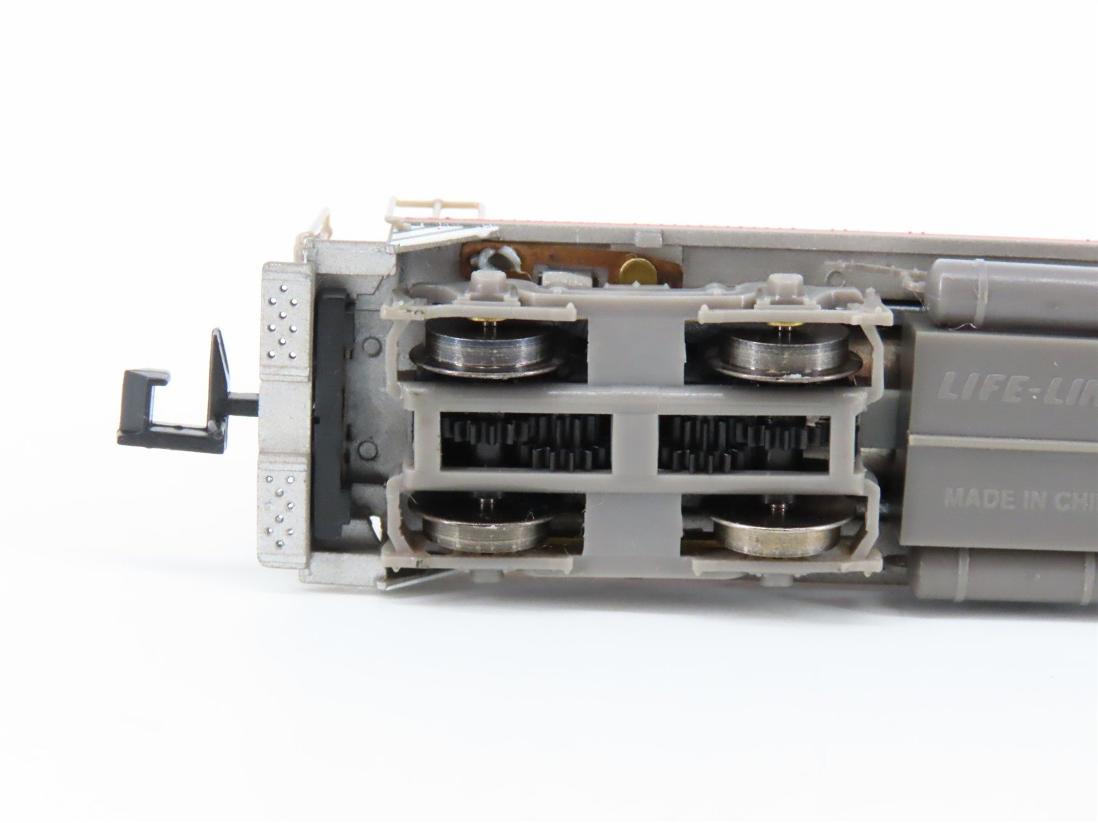 N Scale Life-Like 7897 UP Union Pacific EMD SW9/1200 Diesel Switcher #1833