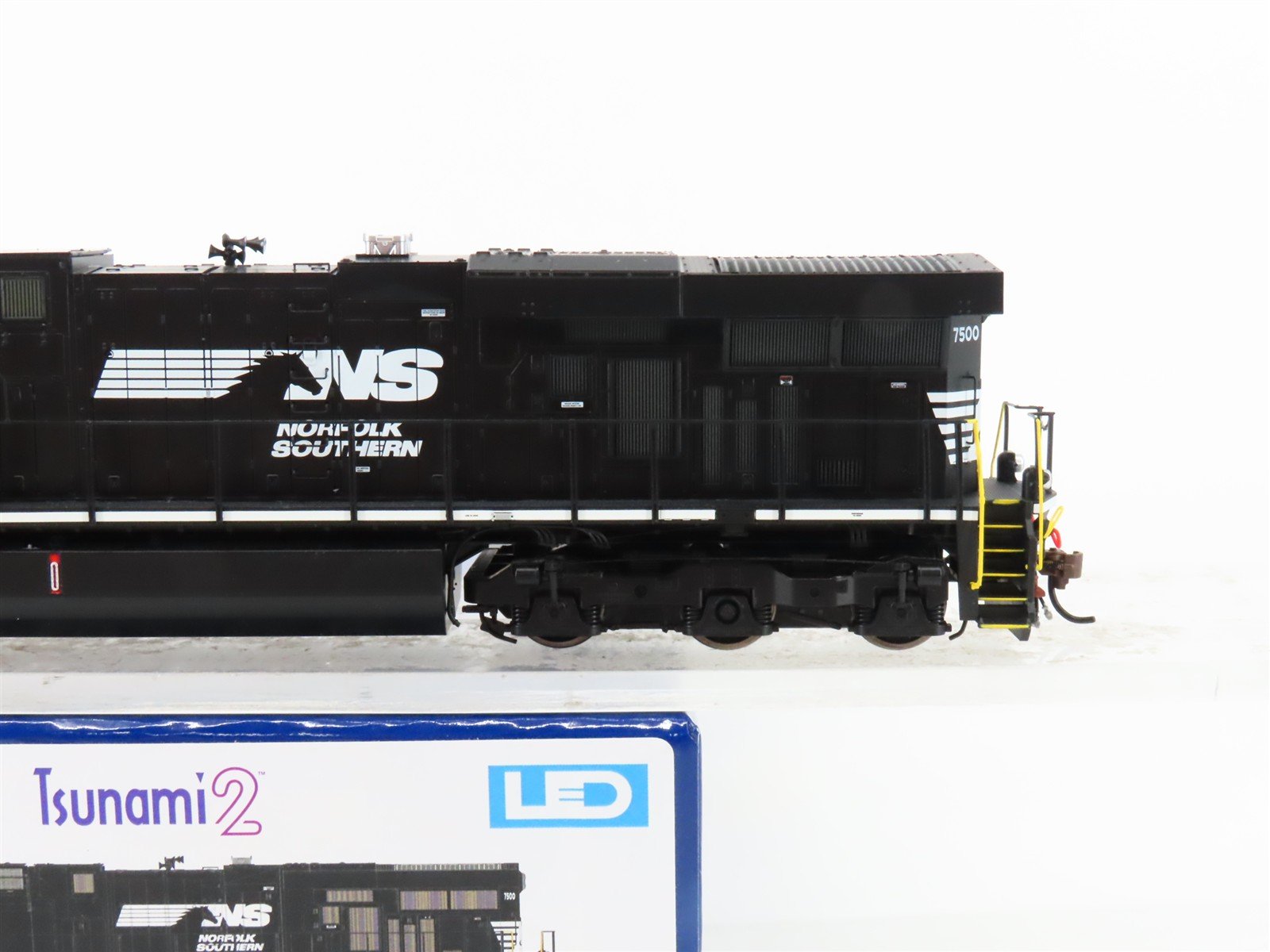 HO Scale Athearn Genesis ATHG83193 NS GE ES44DC Diesel #7500 w/ DCC & Sound