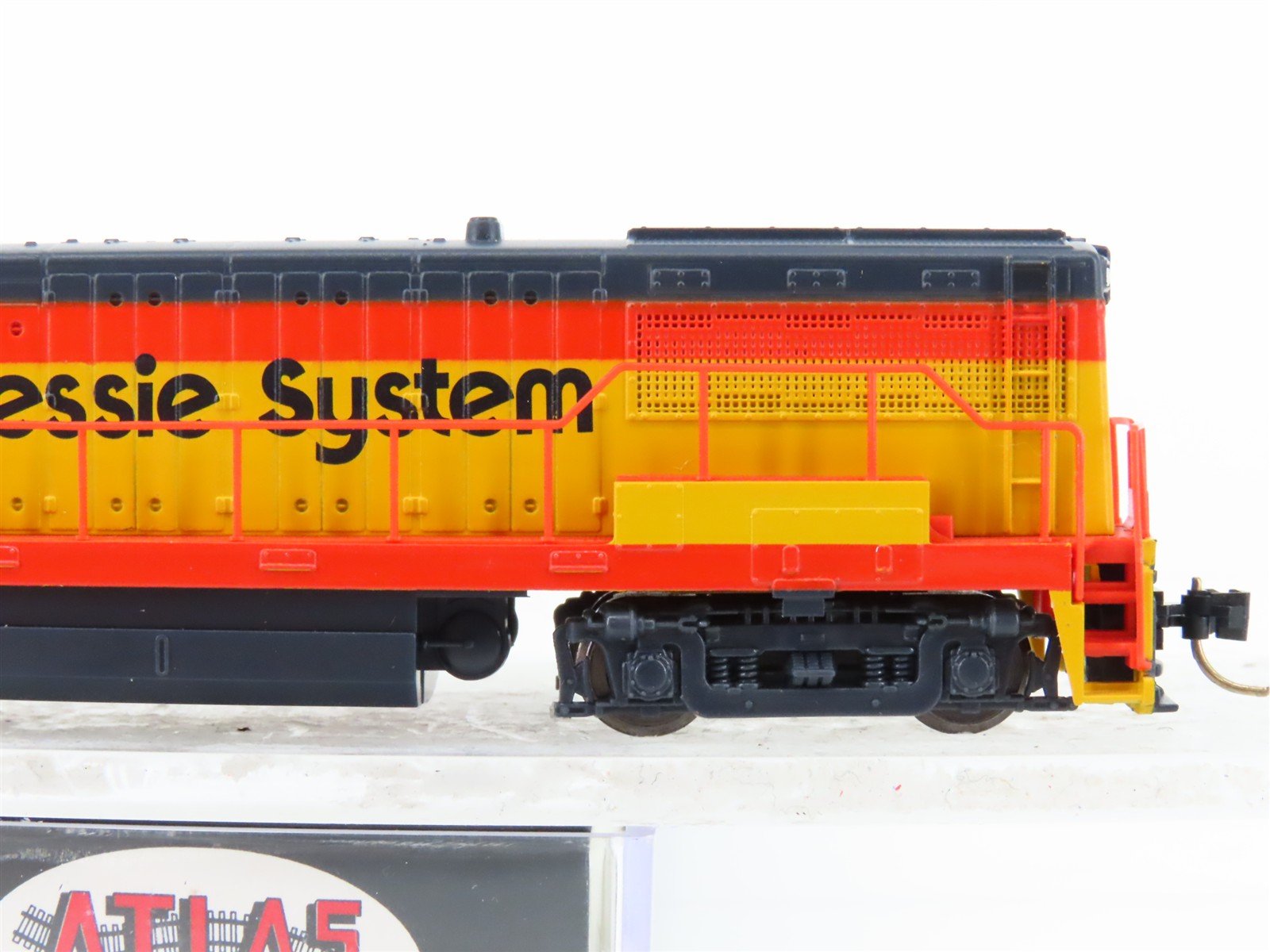 N Atlas Classic 44502 C&O Chessie System GE U25B Ph. 2A Diesel #8127 - DCC Ready