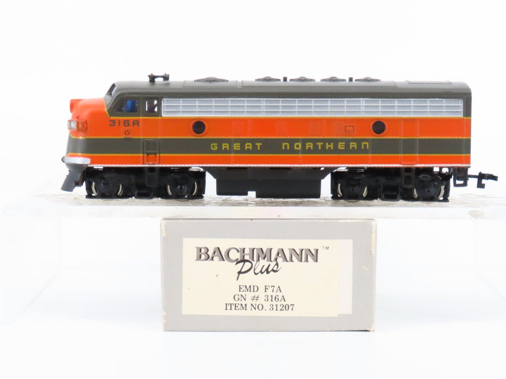 HO Scale Bachmann Plus 31207 GN Great Northern EMD F7A Diesel