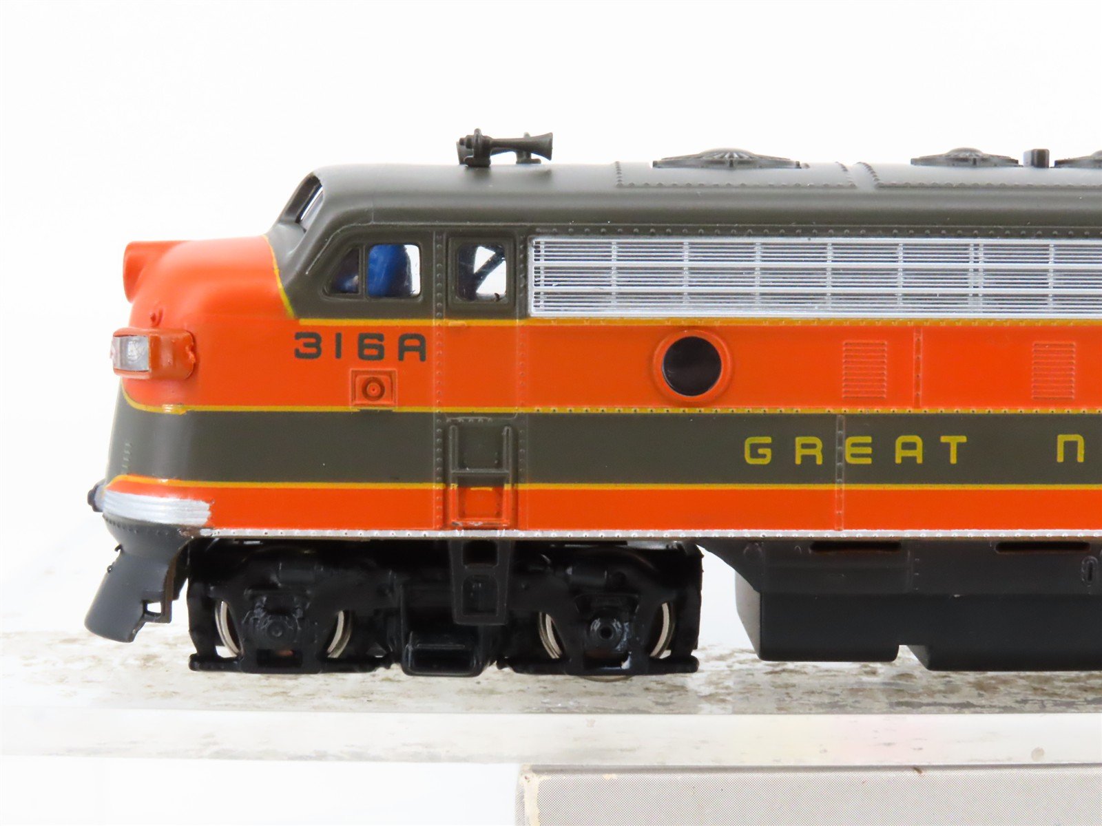 HO Scale Bachmann Plus 31207 GN Great Northern EMD F7A Diesel Locomotive #316A