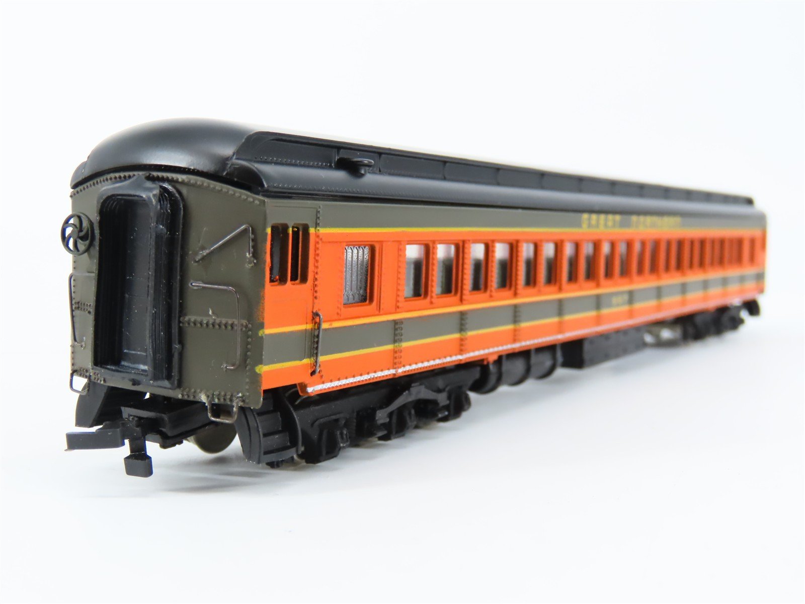 HO Scale Bachmann Spectrum 89033 GN Great Northern Coach Passenger Car #967