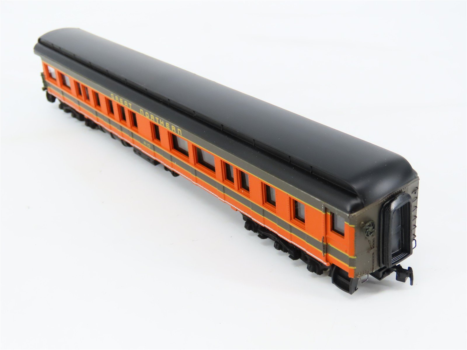 HO Scale Bachmann Spectrum 89036 GN Great Northern Observation Passenger #A10