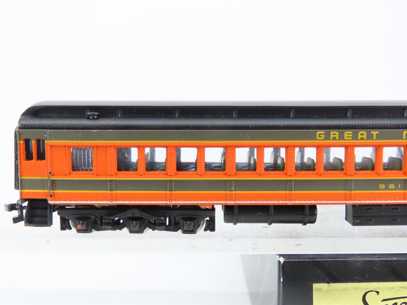 HO Scale Bachmann Spectrum 89032 GN Great Northern Coach Passenger Car #961