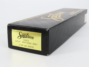 HO Scale Bachmann Spectrum 89032 GN Great Northern Coach Passenger Car #961