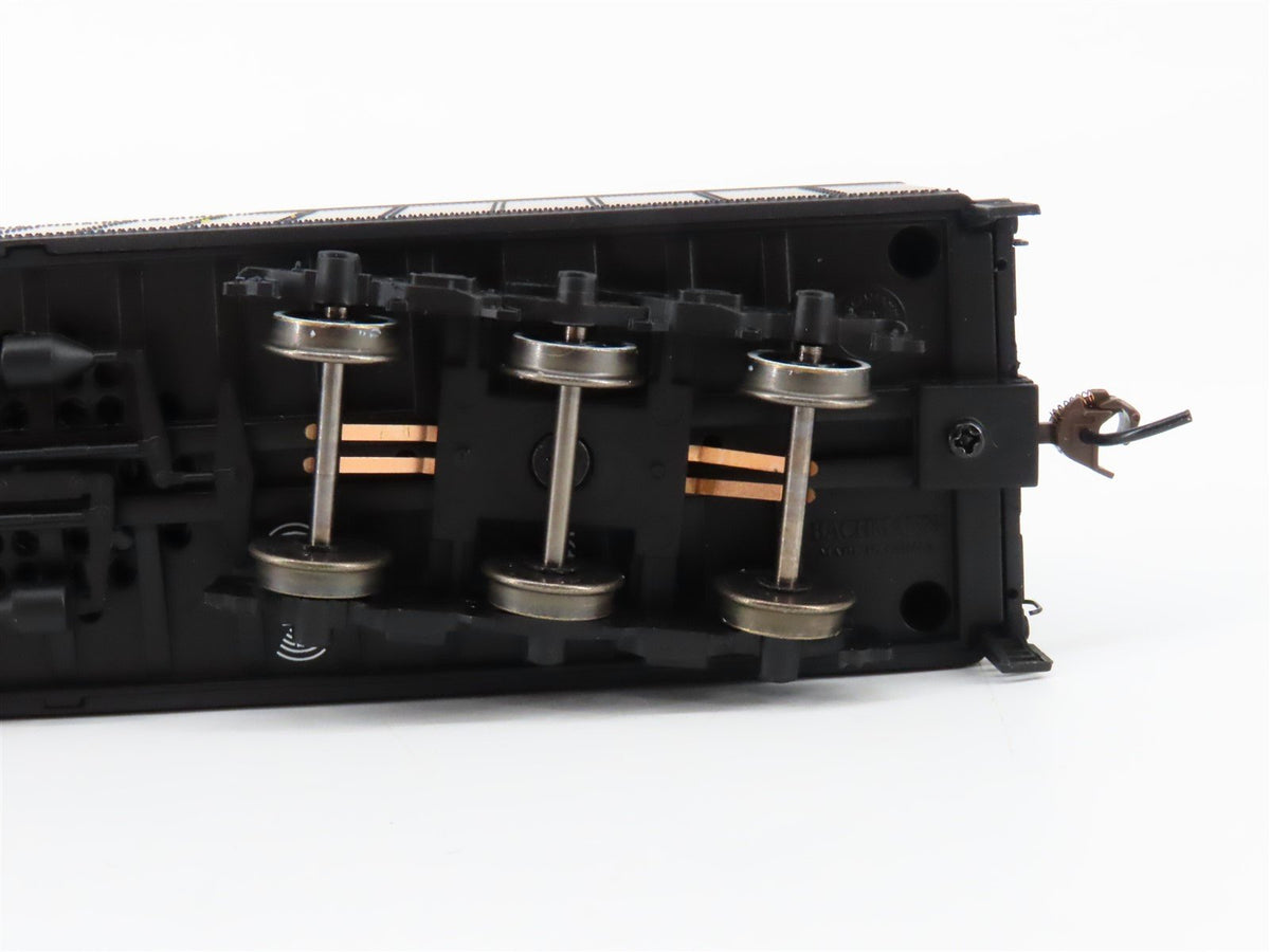 HO Bachmann 52401 NKP Nickel Plate Road 2-8-4 Steam Loco #765 w/ DCC &amp; Sound