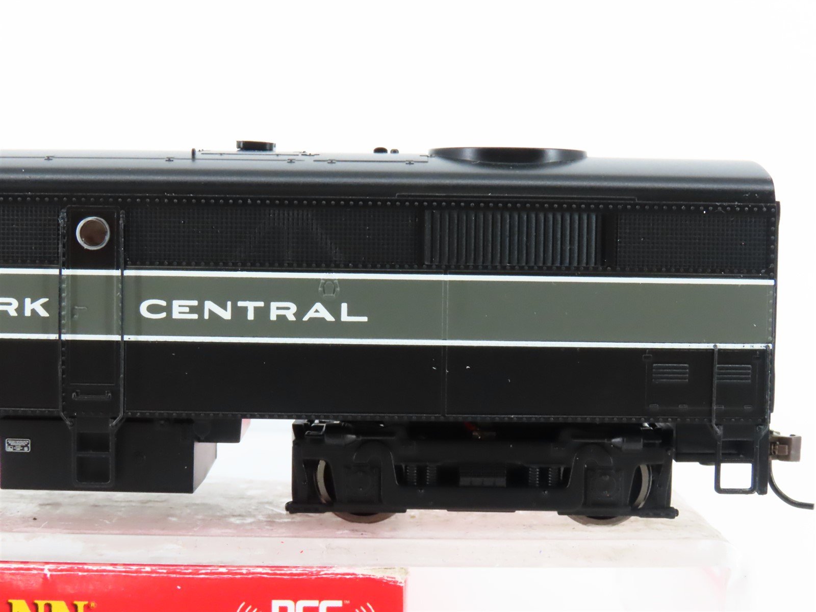 HO Scale Bachmann 64902 NYC Railway Alco FB2 Diesel Locomotive w/ DCC & Sound