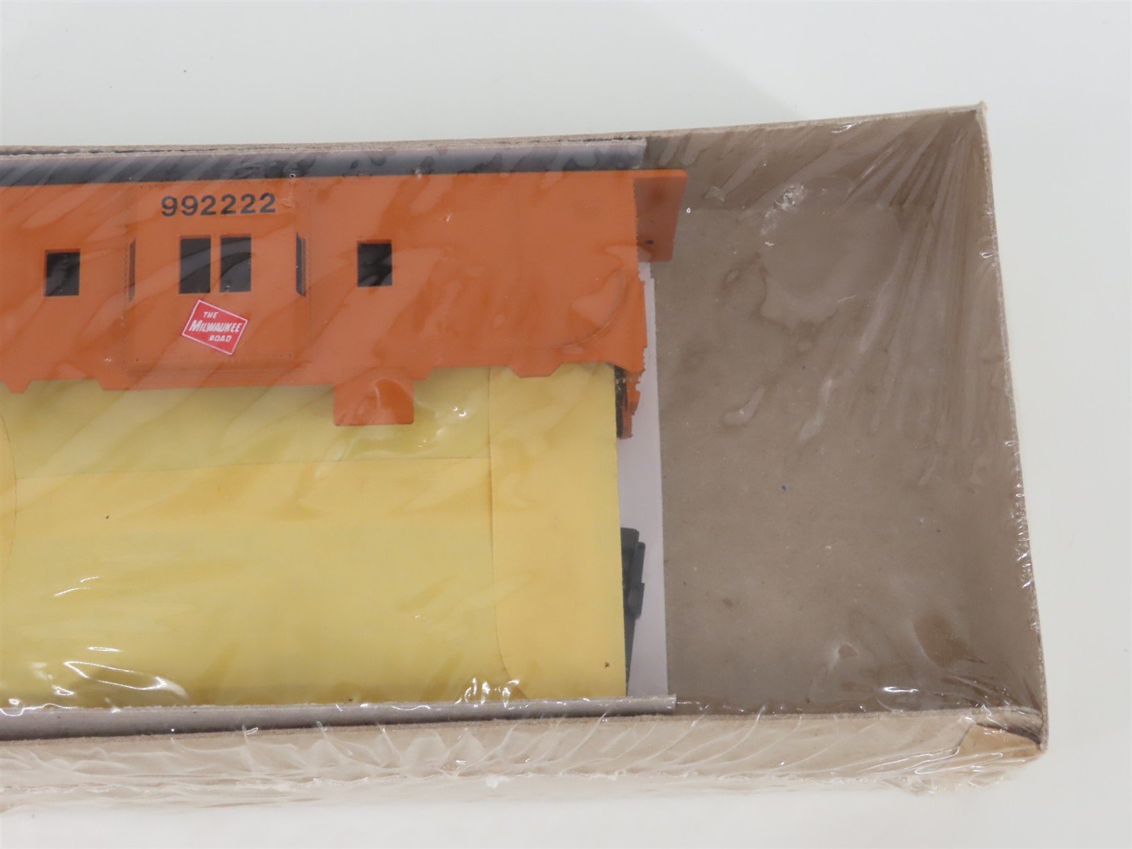 HO Athearn / John Henry Lines Kit 167 MILW Bay Window Caboose #992222 - SEALED